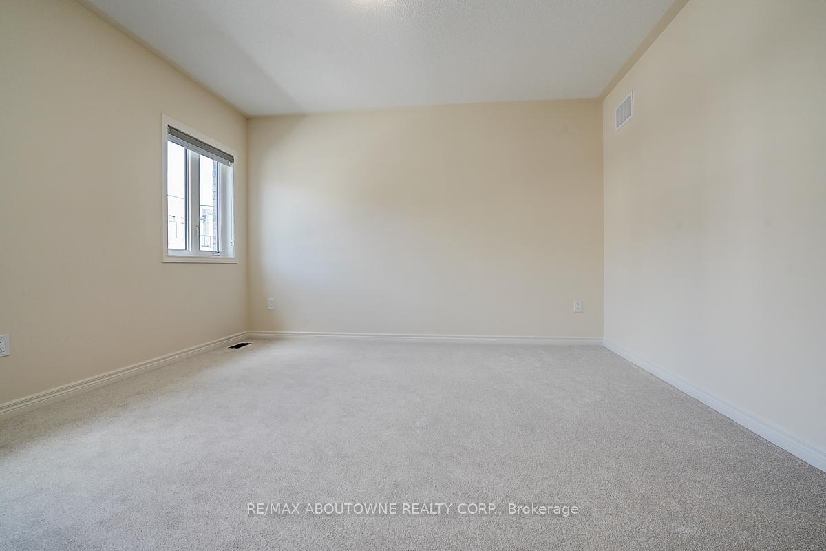 Photo 31 of 3175 Crystal Drive, Oakville, Glenorchy — HOMEH