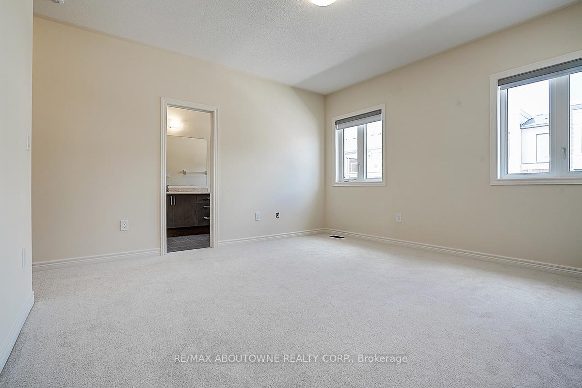 Photo 32 of 3175 Crystal Drive, Oakville, Glenorchy — HOMEH