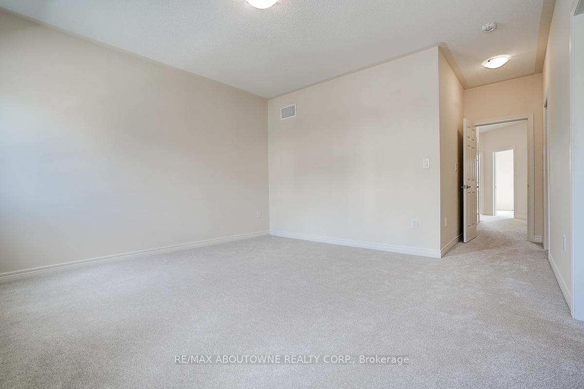 Photo 33 of 3175 Crystal Drive, Oakville, Glenorchy — HOMEH