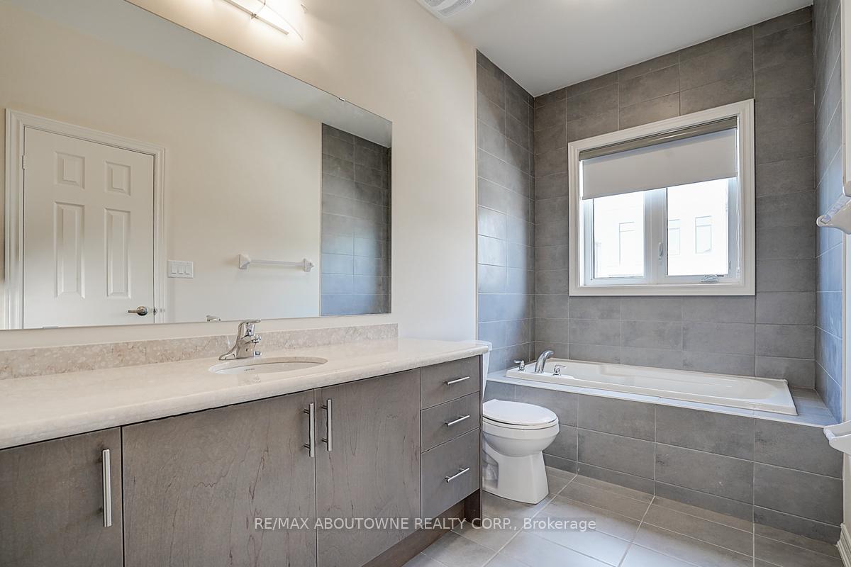Photo 35 of 3175 Crystal Drive, Oakville, Glenorchy — HOMEH