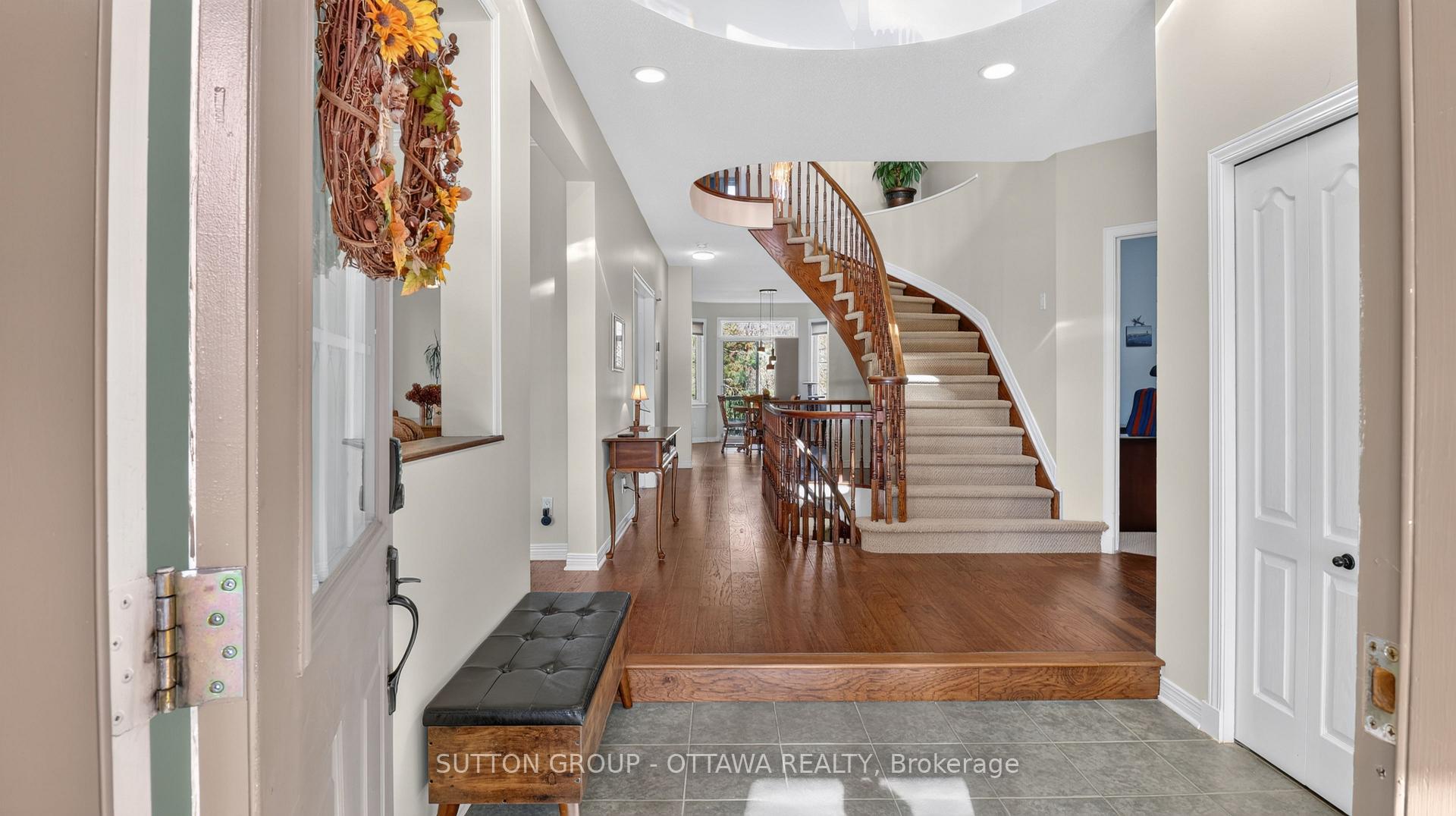Photo 4 of 4185 Wolfe Point Way, Ottawa, Riverside South/Gloucester Glen — HOMEH