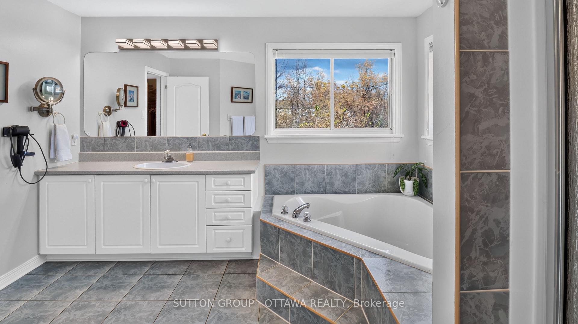 Photo 26 of 4185 Wolfe Point Way, Ottawa, Riverside South/Gloucester Glen — HOMEH