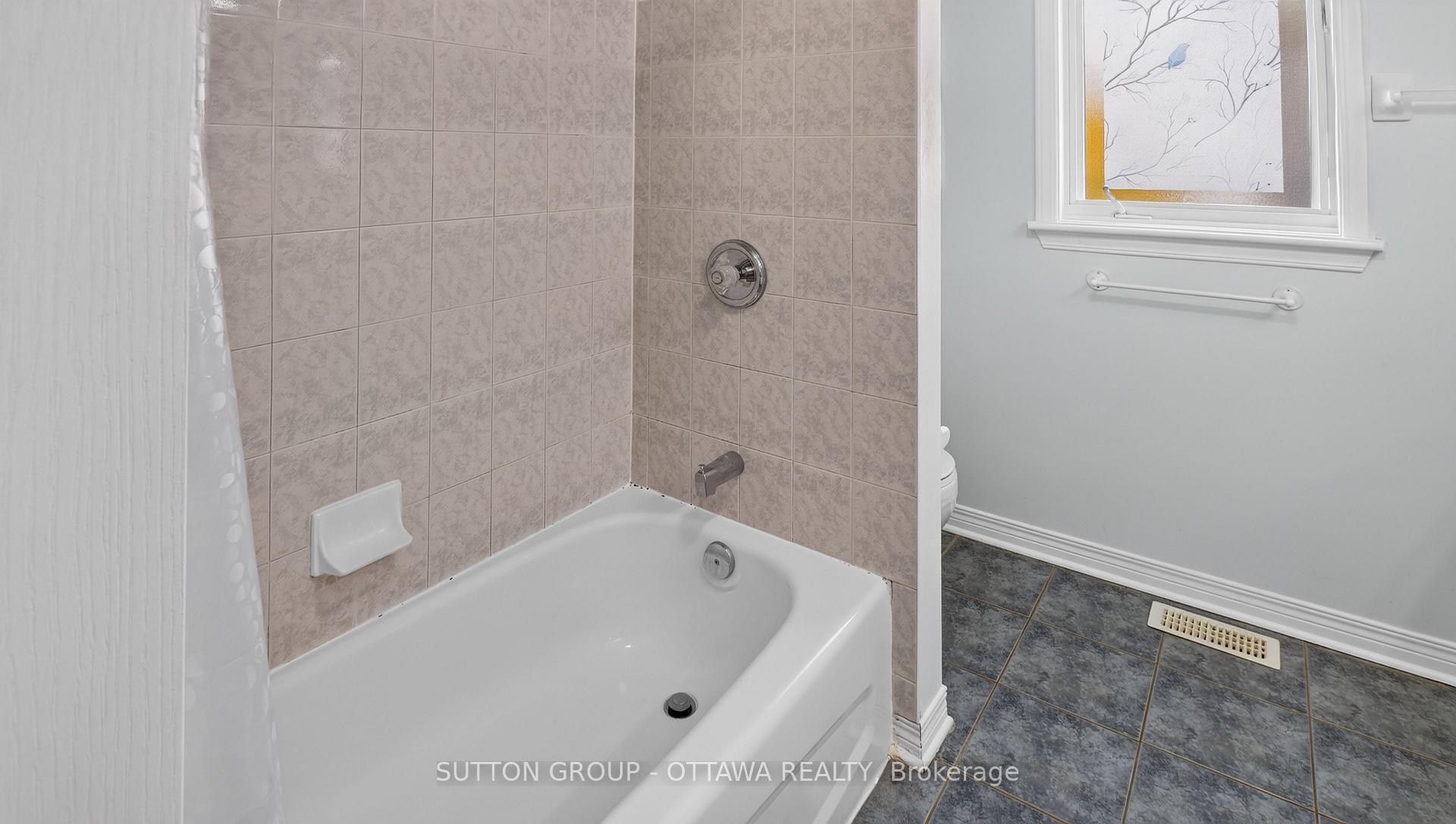 Photo 34 of 4185 Wolfe Point Way, Ottawa, Riverside South/Gloucester Glen — HOMEH
