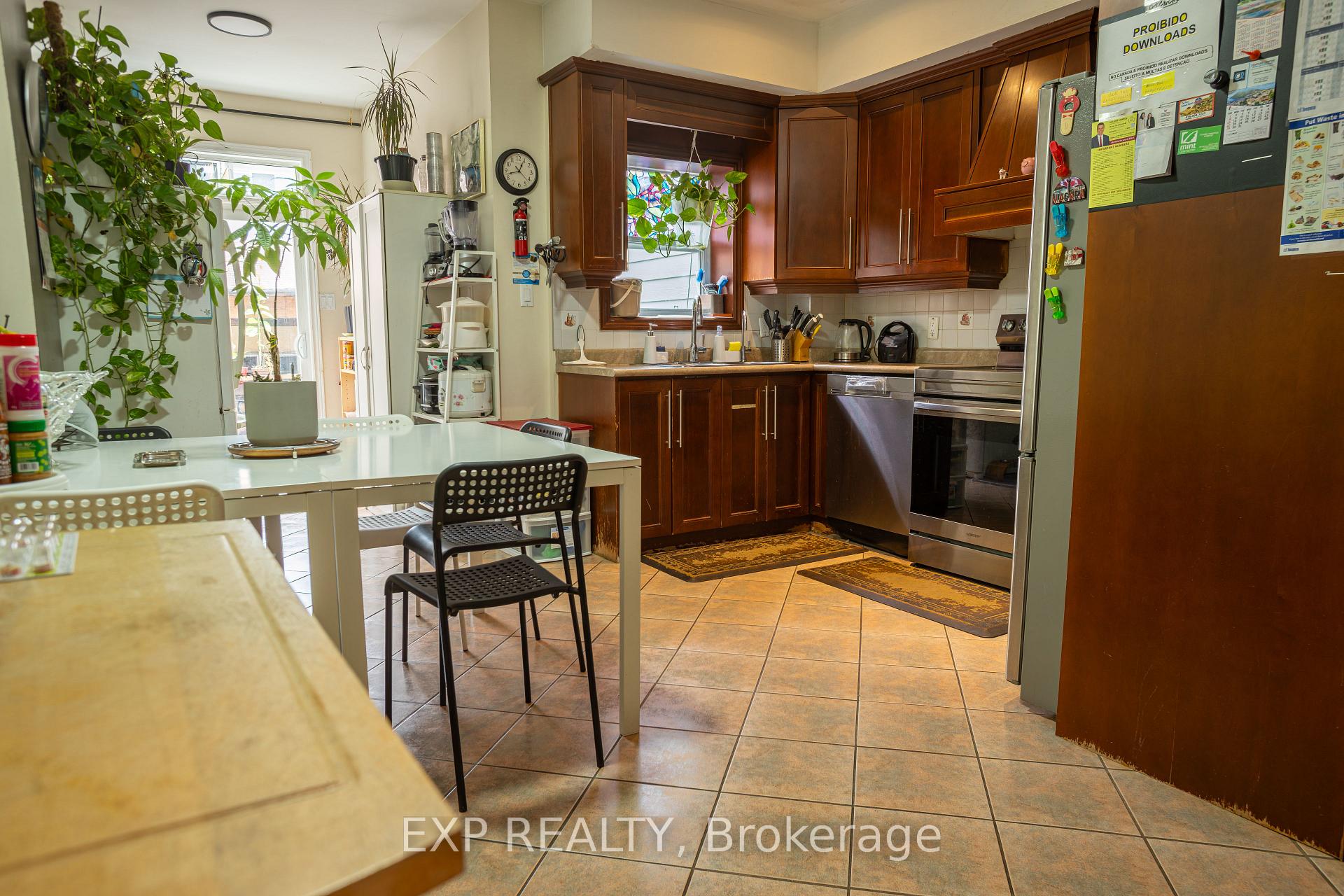 Photo 6 of 971 Lansdowne Avenue, Toronto, Dovercourt-Wallace Emerson-Junction — HOMEH