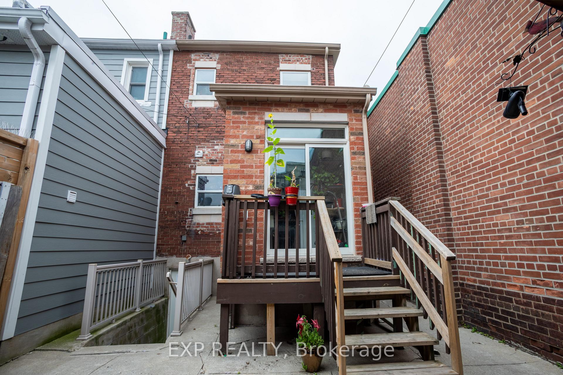Photo 16 of 971 Lansdowne Avenue, Toronto, Dovercourt-Wallace Emerson-Junction — HOMEH