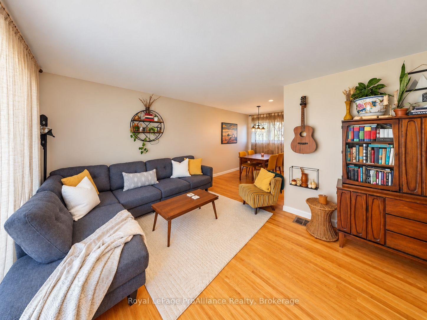 Photo 5 of 21 Lambert Drive, Belleville, Belleville Ward — HOMEH
