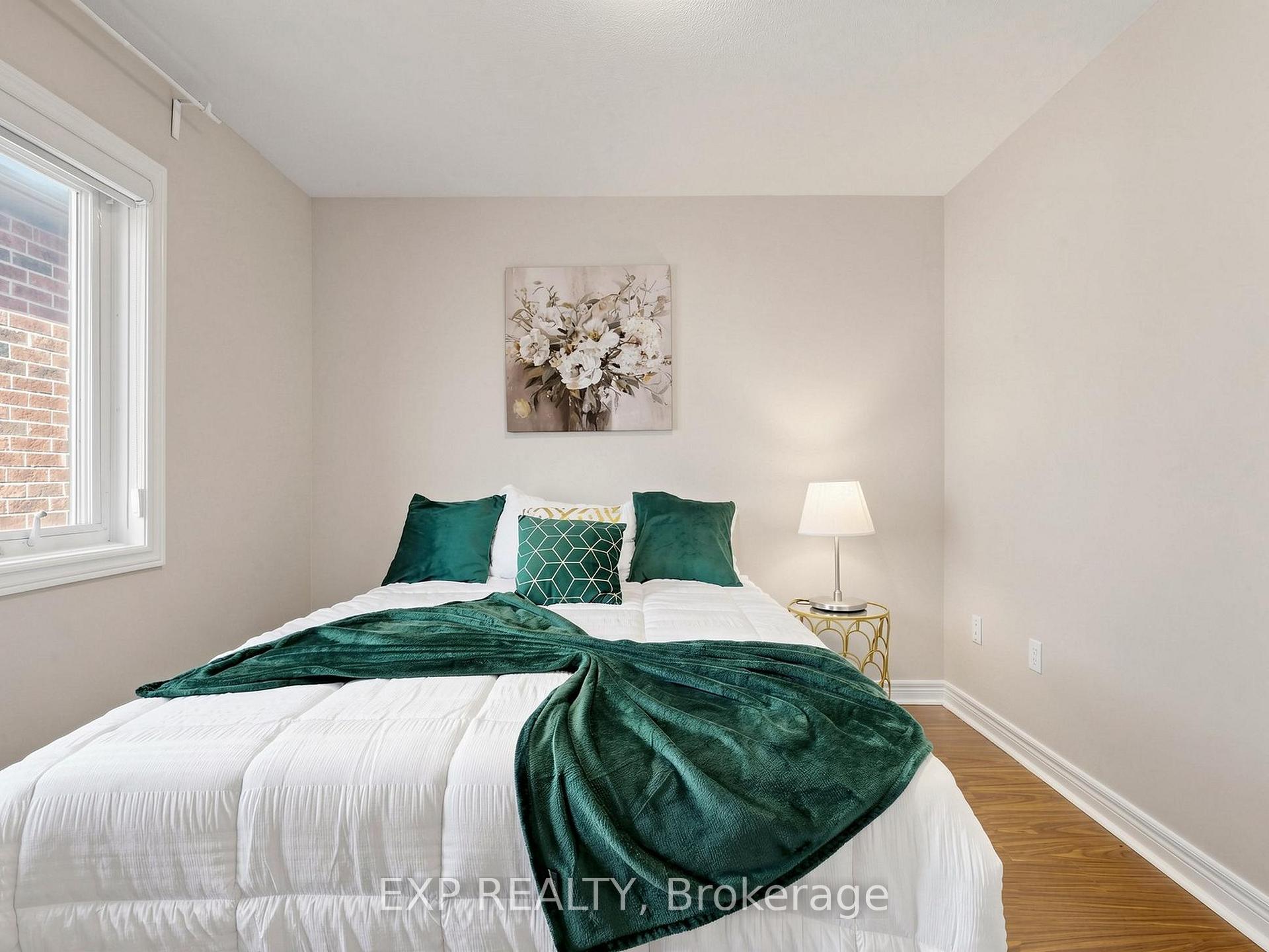 Photo 27 of 49 Harbourtown Crescent, Brampton, Madoc — HOMEH