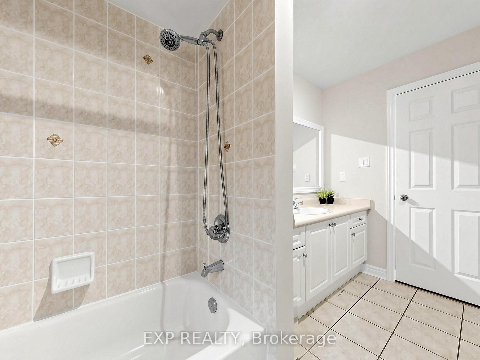 Photo 29 of 49 Harbourtown Crescent, Brampton, Madoc — HOMEH