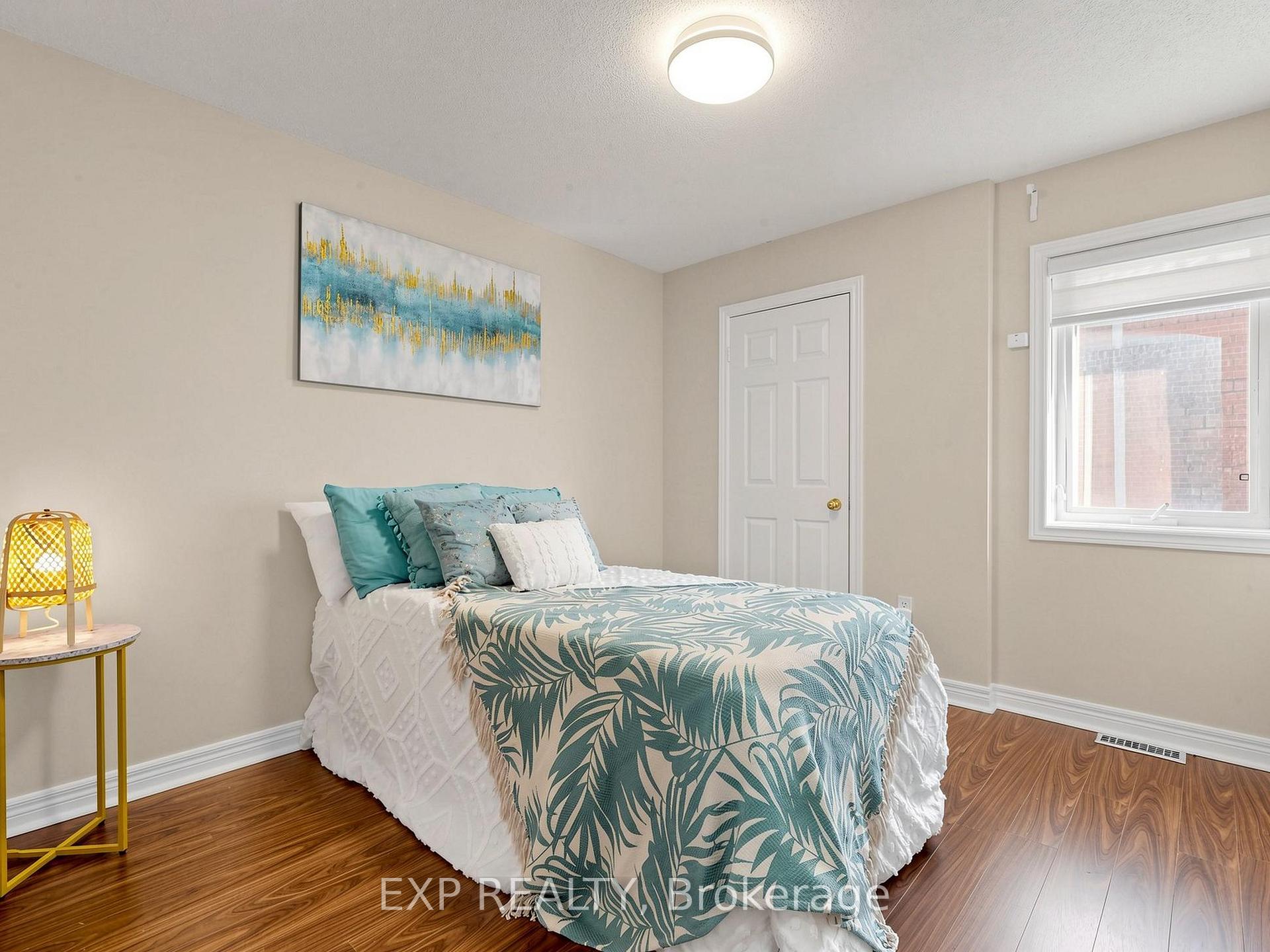 Photo 30 of 49 Harbourtown Crescent, Brampton, Madoc — HOMEH