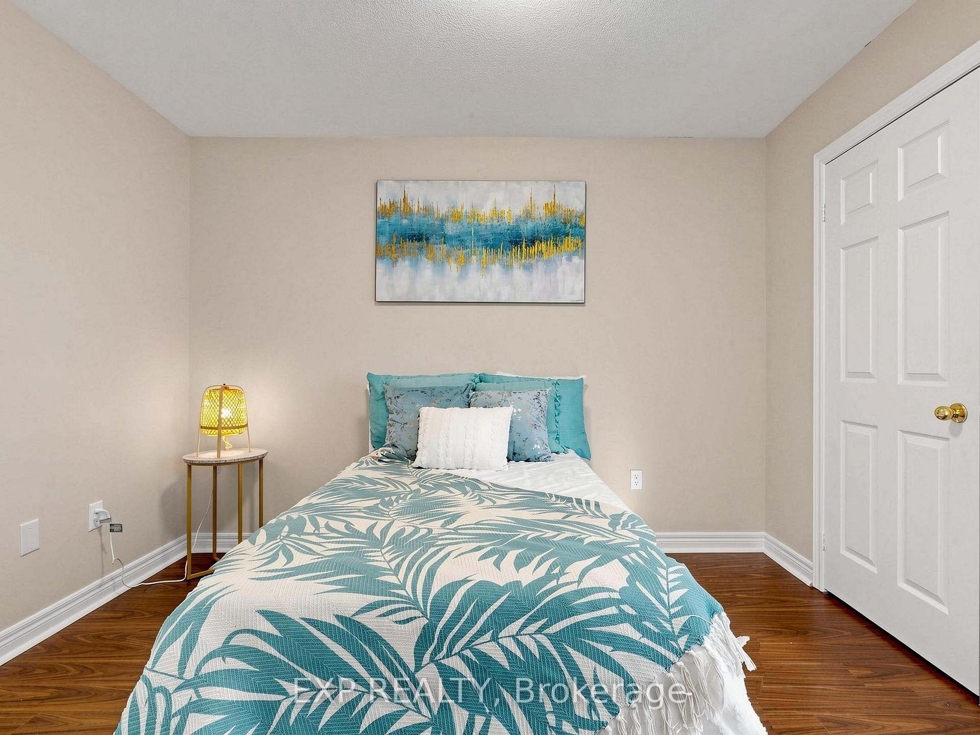 Photo 31 of 49 Harbourtown Crescent, Brampton, Madoc — HOMEH