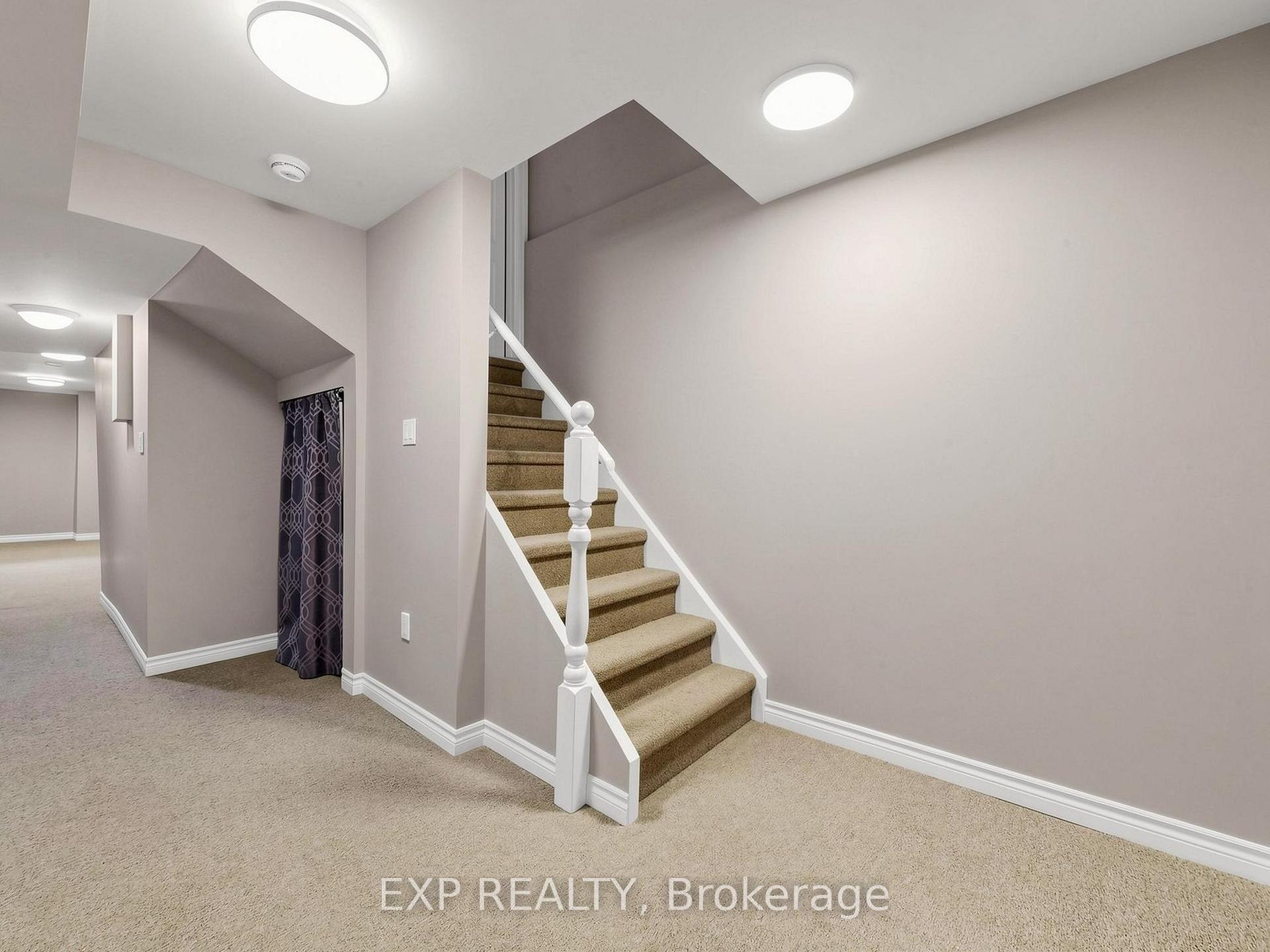 Photo 35 of 49 Harbourtown Crescent, Brampton, Madoc — HOMEH