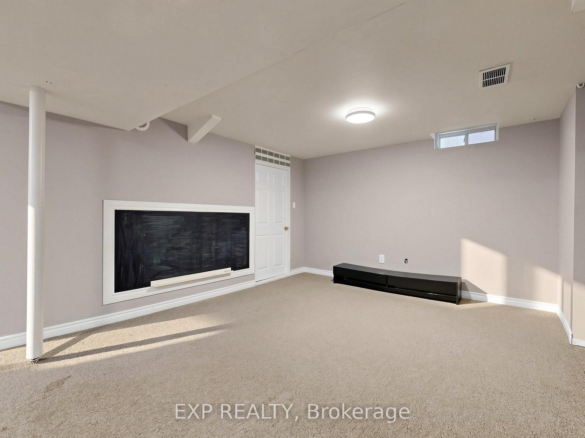 Photo 39 of 49 Harbourtown Crescent, Brampton, Madoc — HOMEH