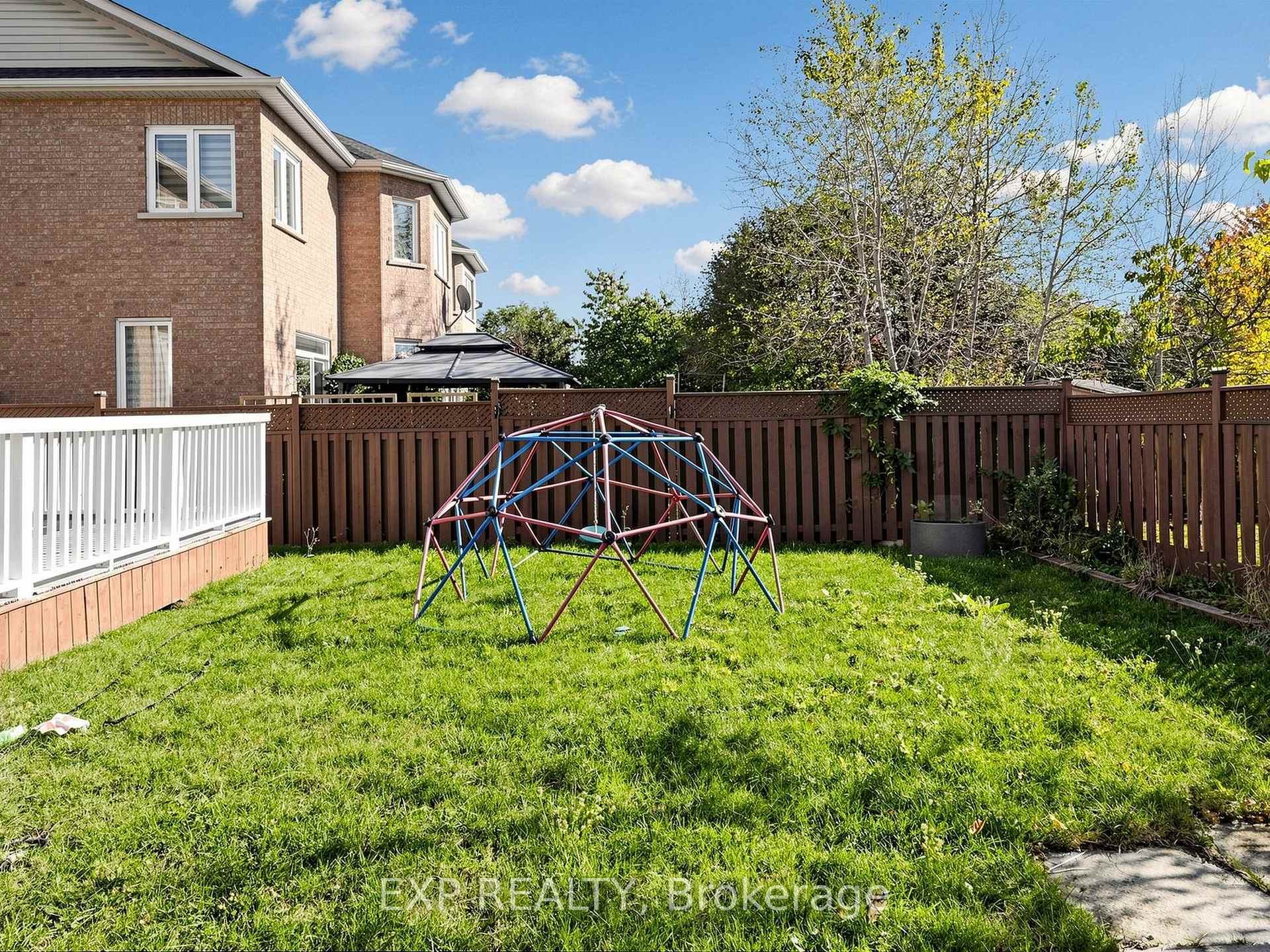Photo 46 of 49 Harbourtown Crescent, Brampton, Madoc — HOMEH