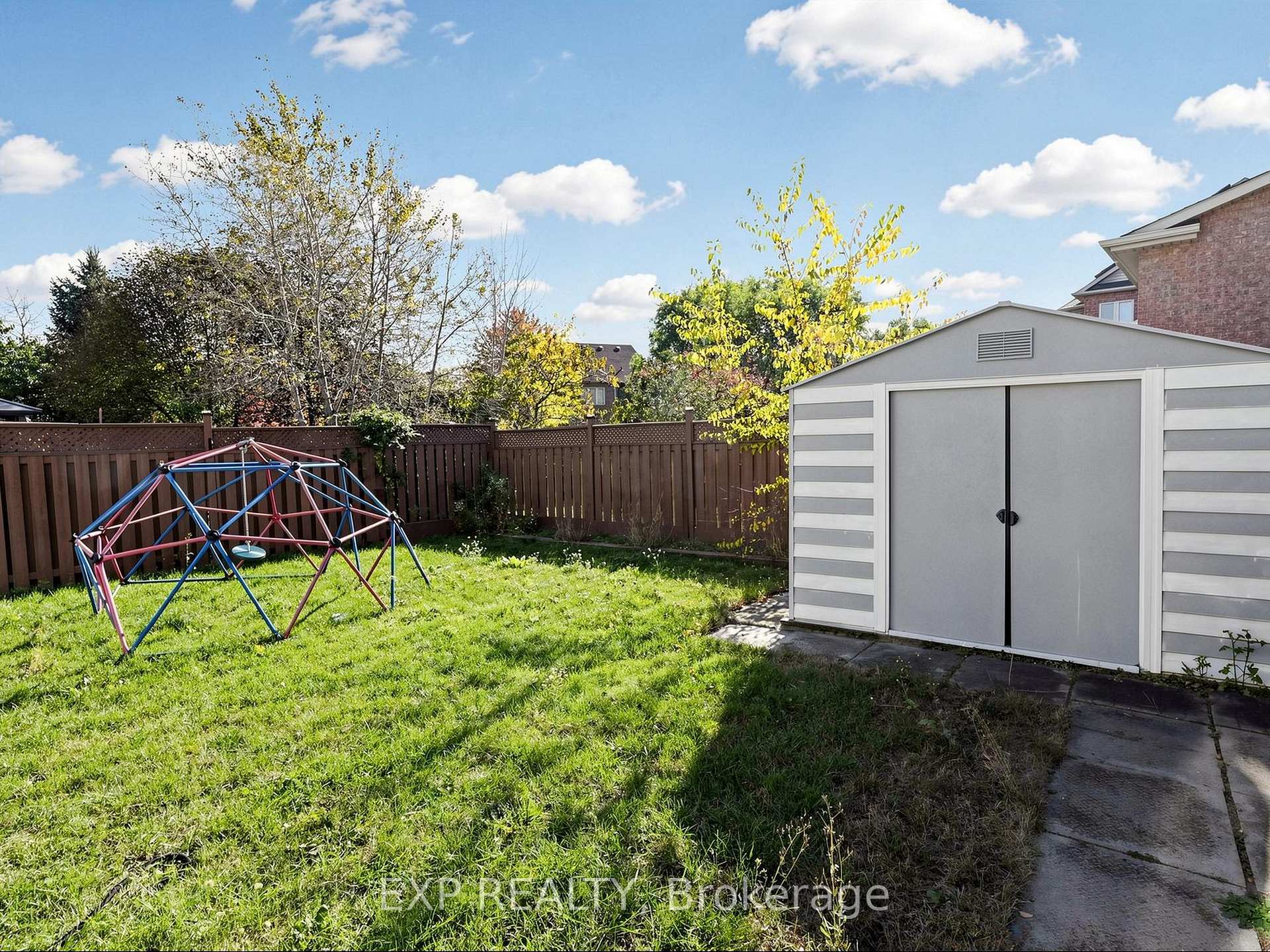 Photo 47 of 49 Harbourtown Crescent, Brampton, Madoc — HOMEH