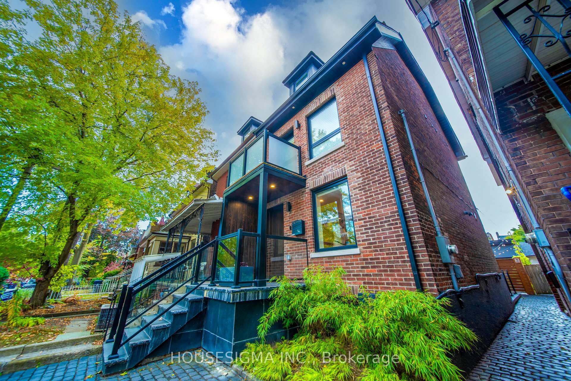 Photo 3 of 274 Roxton Road, Toronto, Palmerston-Little Italy — HOMEH