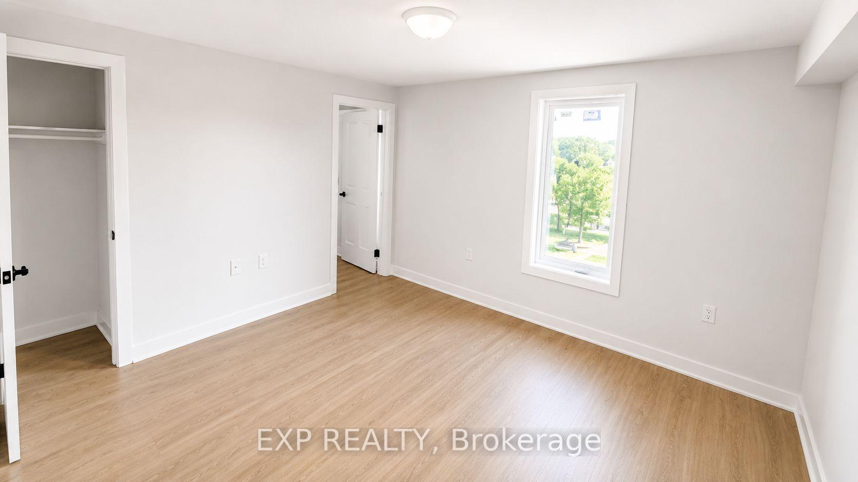 Photo 3 of Unit Unit #3, 33 Front Street N, Orillia — HOMEH