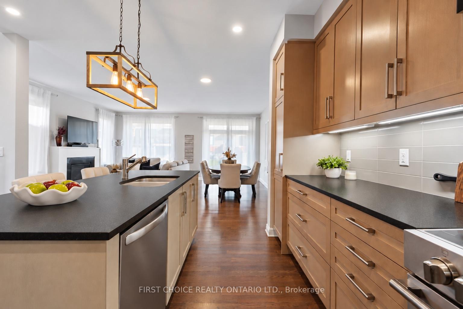 Photo 9 of 74 Michael Stoqua Street, Ottawa, CFB Rockcliffe and Area — HOMEH