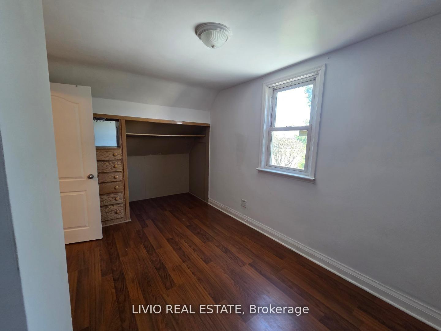 Photo 5 of 323 Queen Street E, Halton Hills, Acton — HOMEH