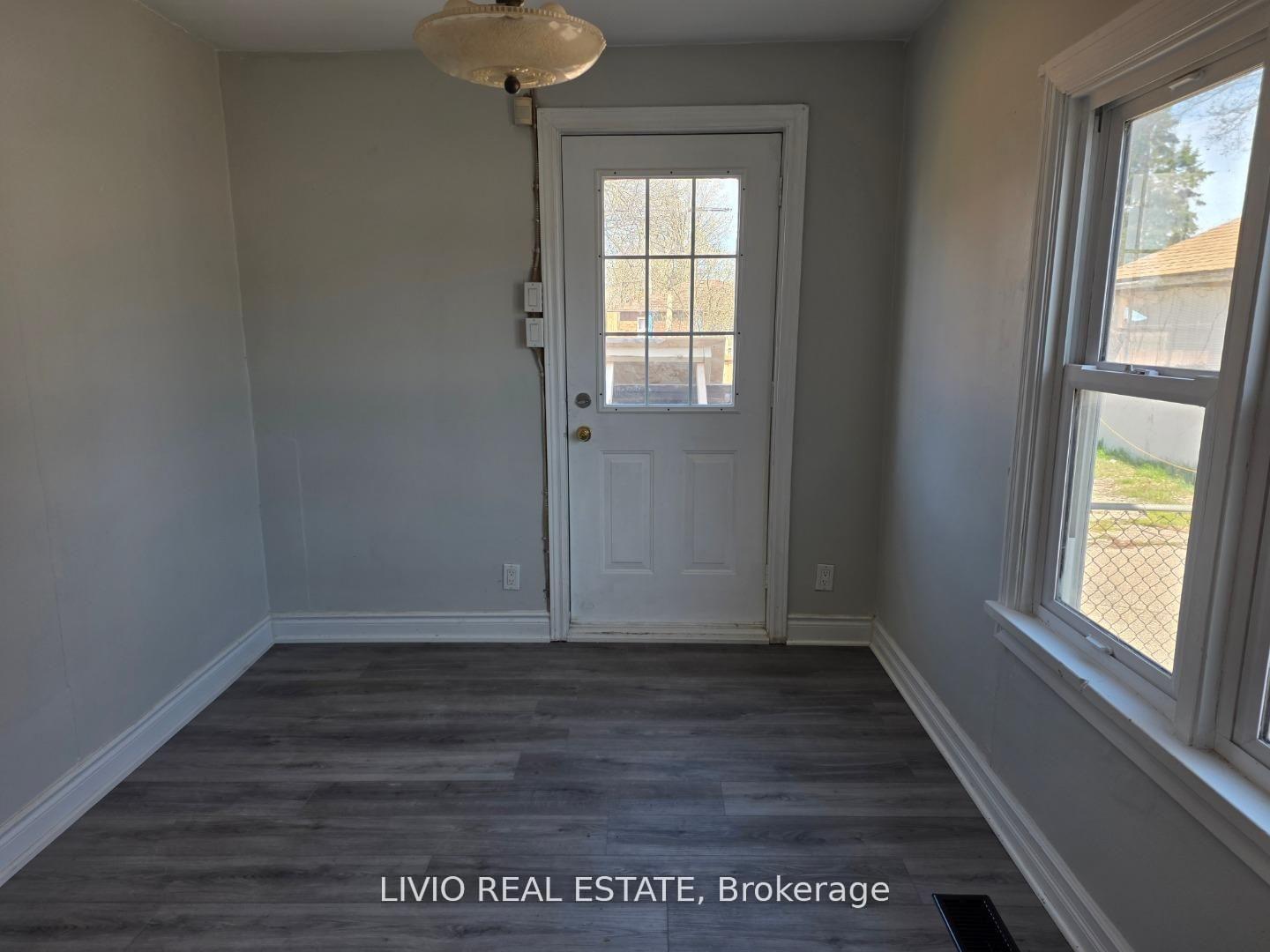 Photo 15 of 323 Queen Street E, Halton Hills, Acton — HOMEH