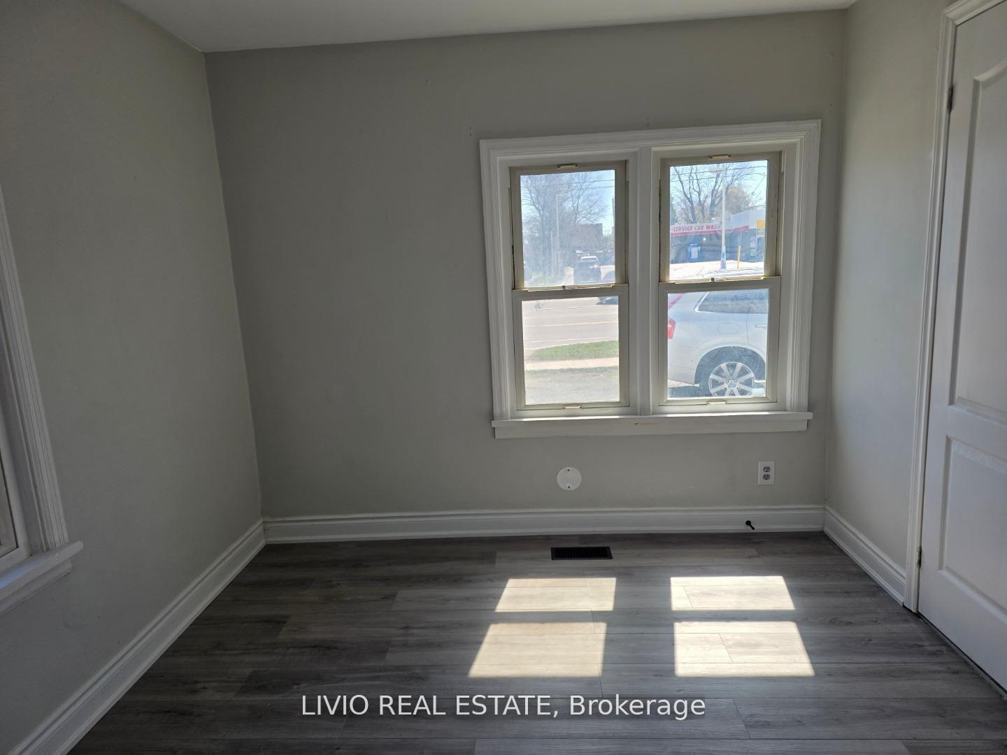 Photo 19 of 323 Queen Street E, Halton Hills, Acton — HOMEH