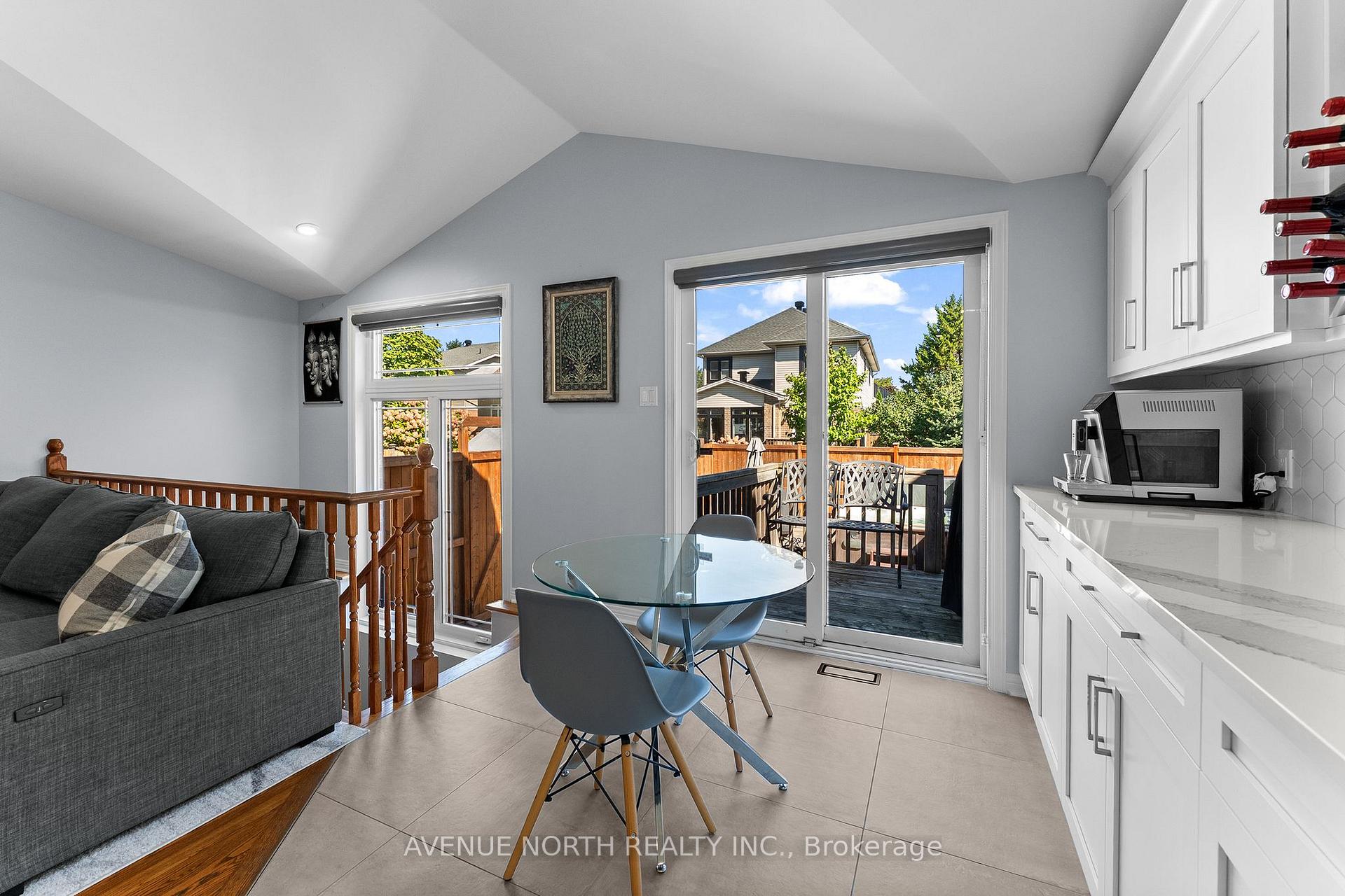 Photo 12 of 541 Wild Shore Crescent, Ottawa, Riverside South/Gloucester Glen — HOMEH