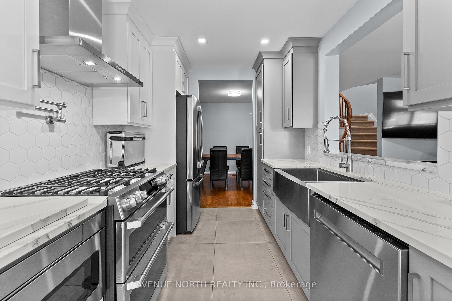 Photo 16 of 541 Wild Shore Crescent, Ottawa, Riverside South/Gloucester Glen — HOMEH