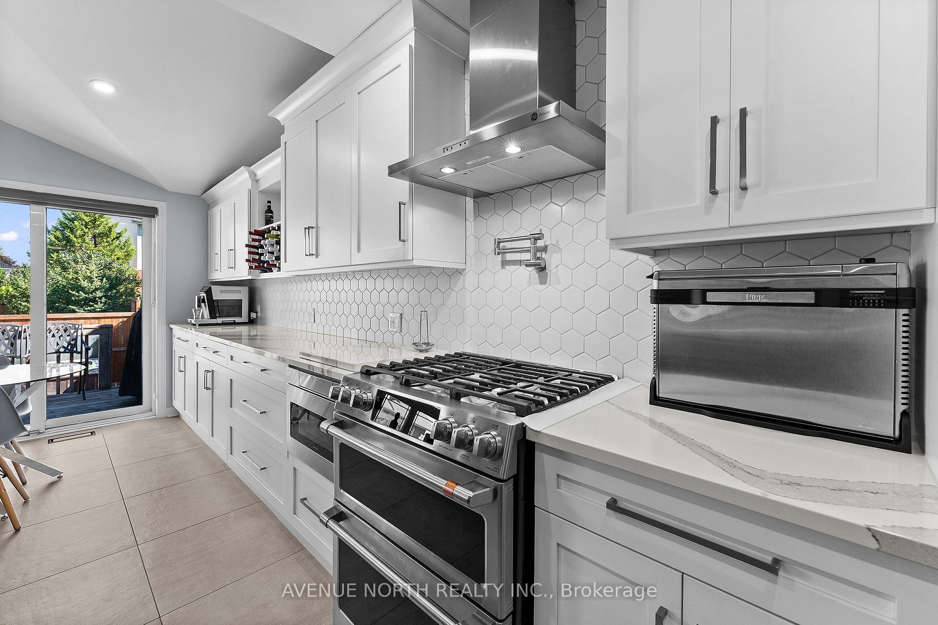 Photo 18 of 541 Wild Shore Crescent, Ottawa, Riverside South/Gloucester Glen — HOMEH