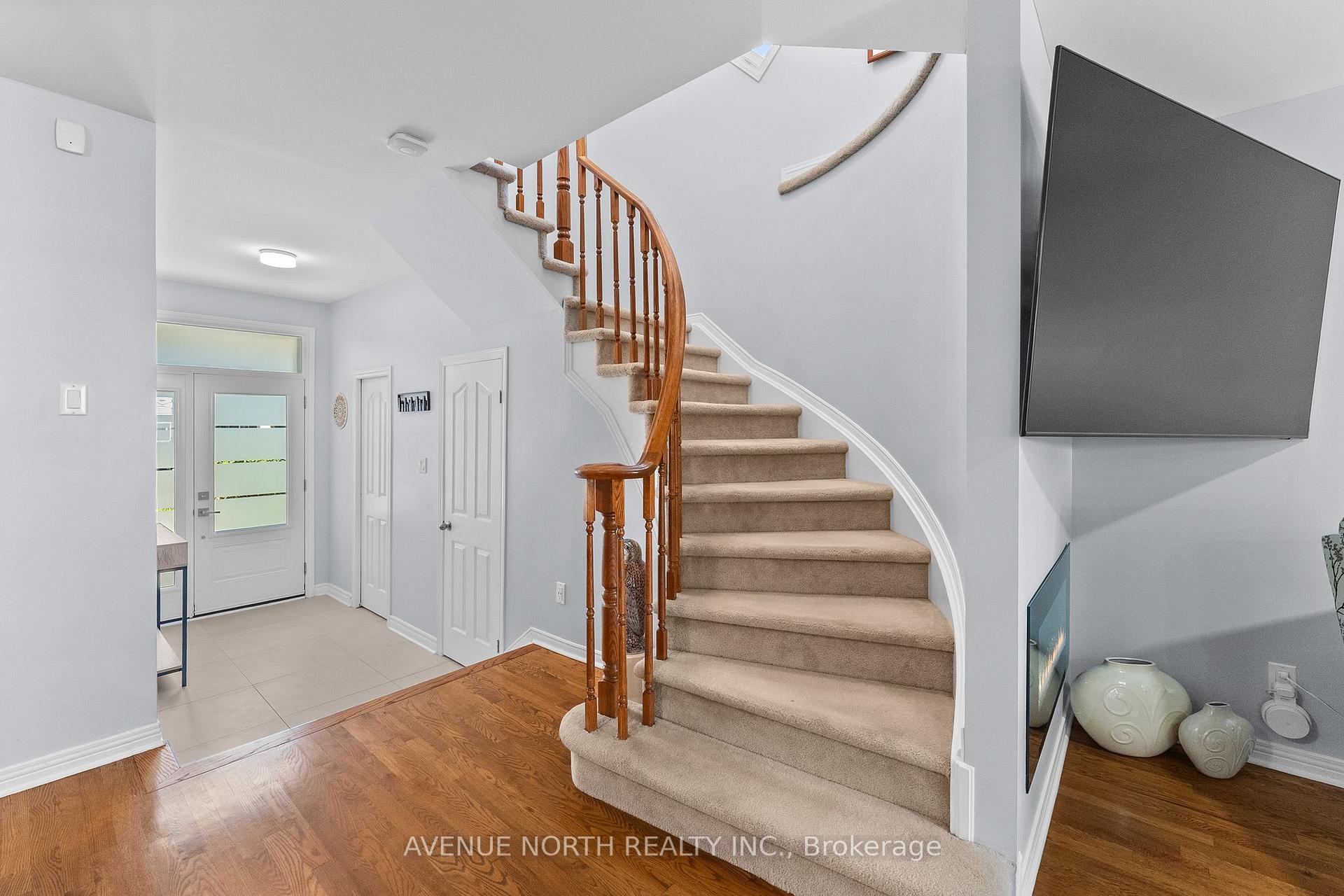 Photo 20 of 541 Wild Shore Crescent, Ottawa, Riverside South/Gloucester Glen — HOMEH