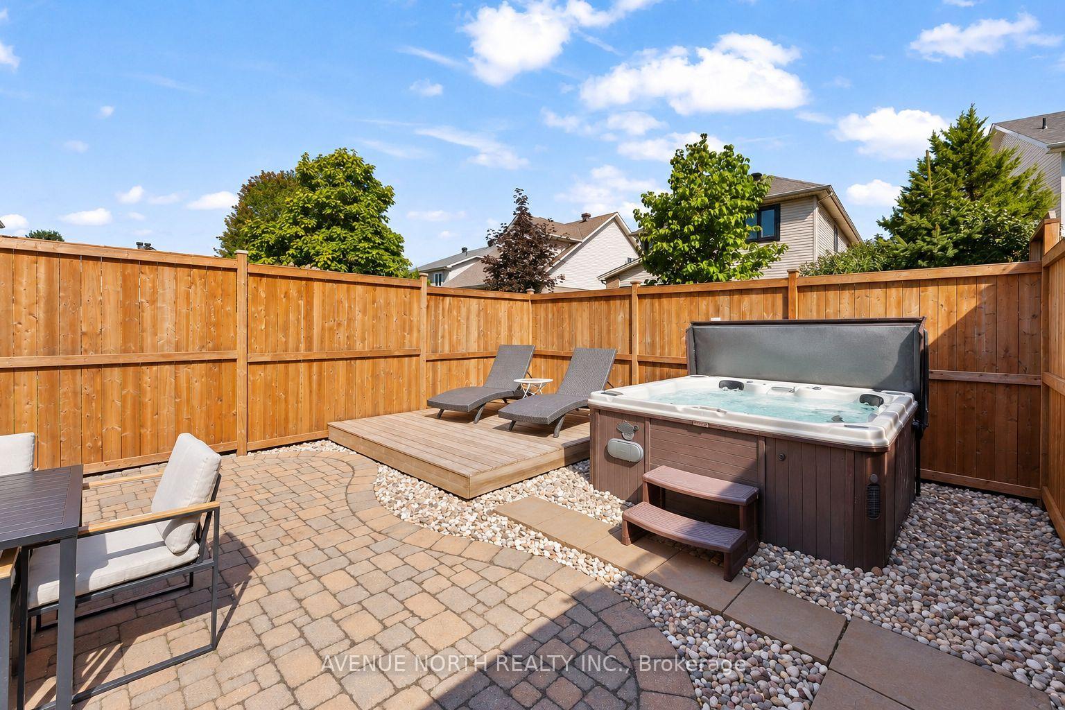 Photo 33 of 541 Wild Shore Crescent, Ottawa, Riverside South/Gloucester Glen — HOMEH