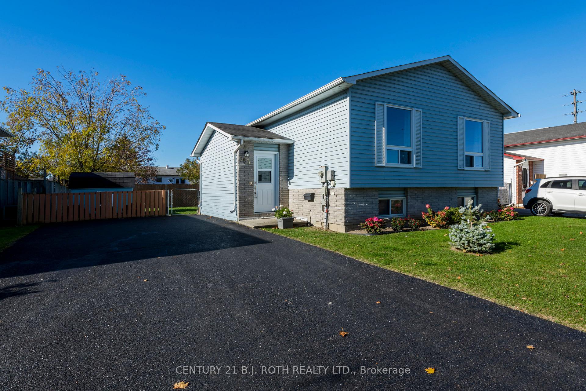 Photo 2 of 383 High Street, Orillia — HOMEH