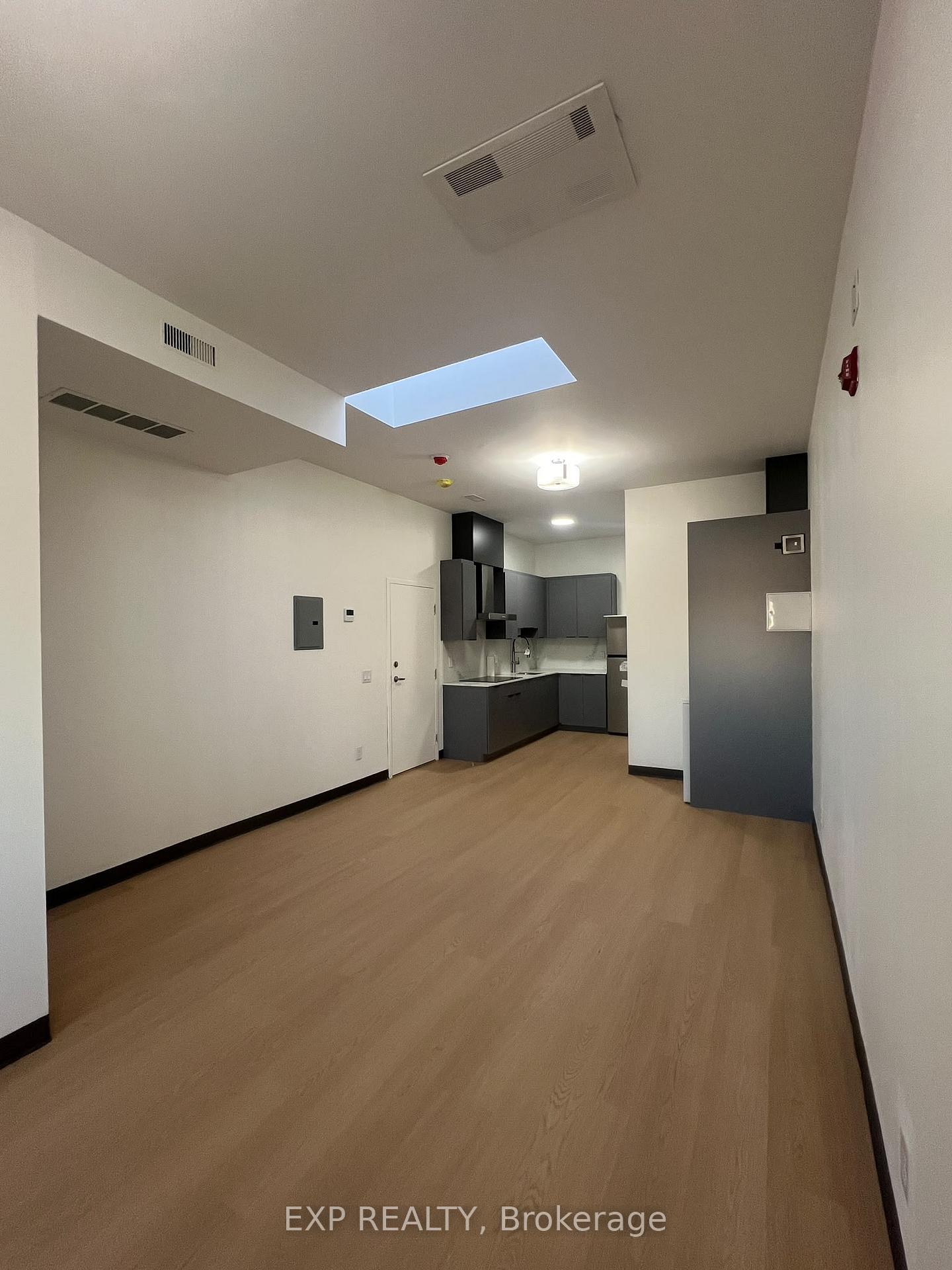 Photo 3 of Unit 1, 264-268 Ottawa Street N, Hamilton, Crown Point — HOMEH