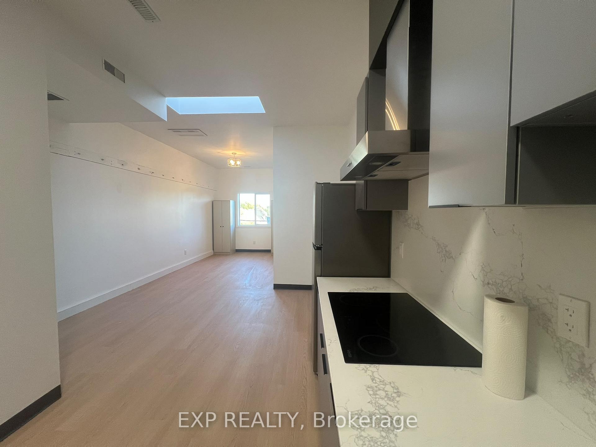 Photo of Unit 3, 264-268 Ottawa Street N