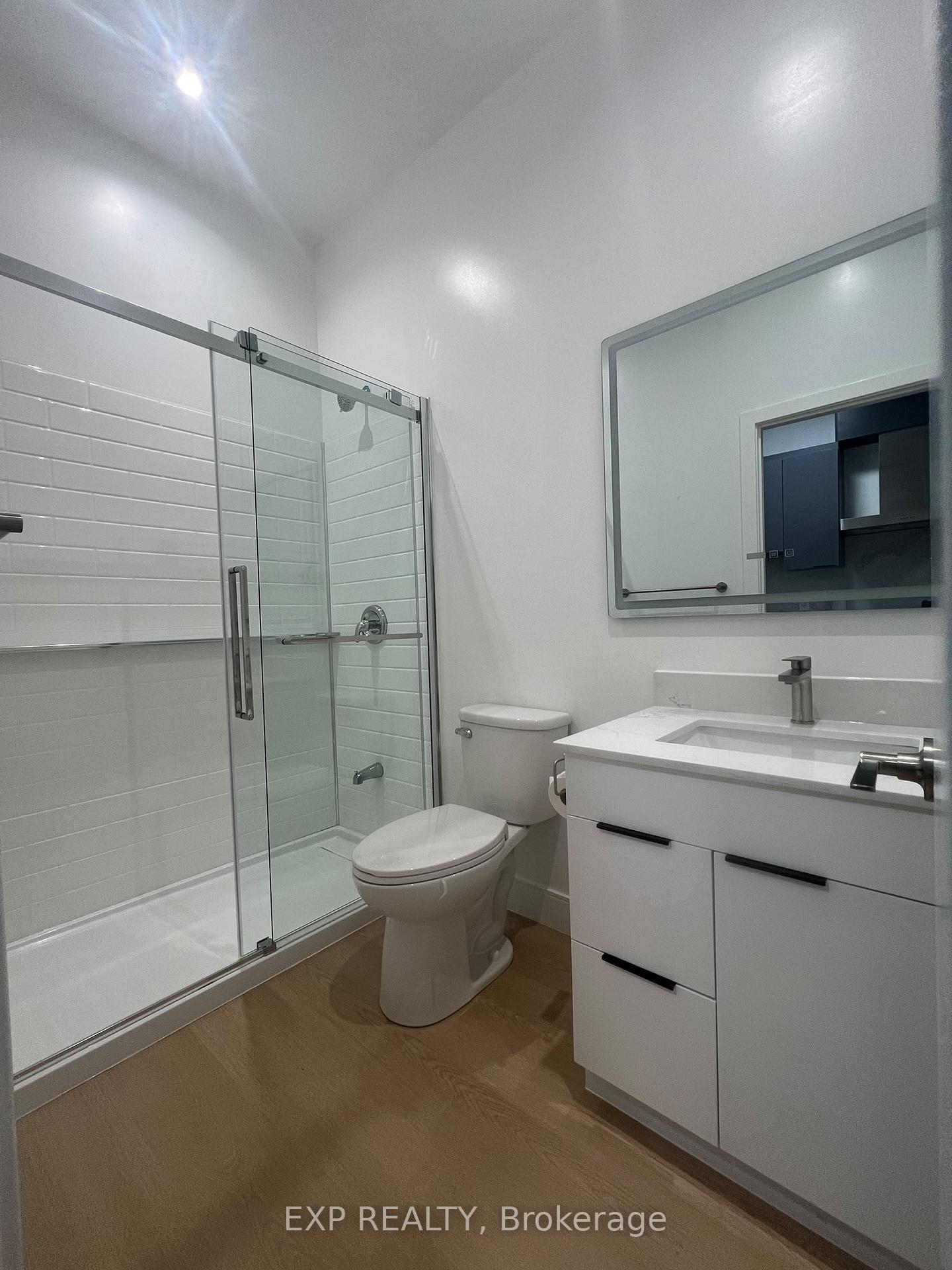 Photo 5 of Unit 3, 264-268 Ottawa Street N, Hamilton, Crown Point — HOMEH