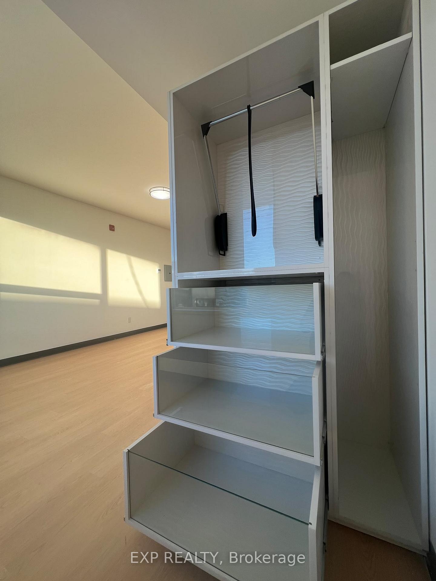 Photo 2 of Unit 6, 264-268 Ottawa Street N, Hamilton, Crown Point — HOMEH
