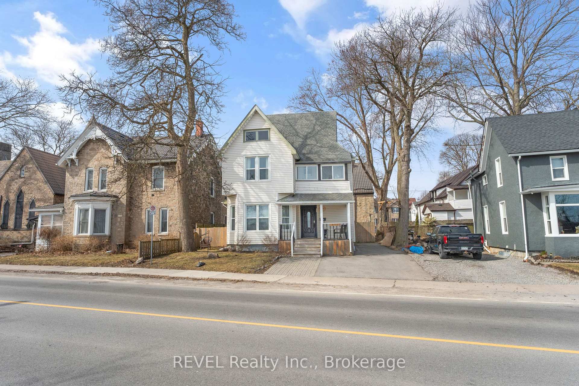 Photo 3 of 4755 River Road, Niagara Falls, Downtown — HOMEH