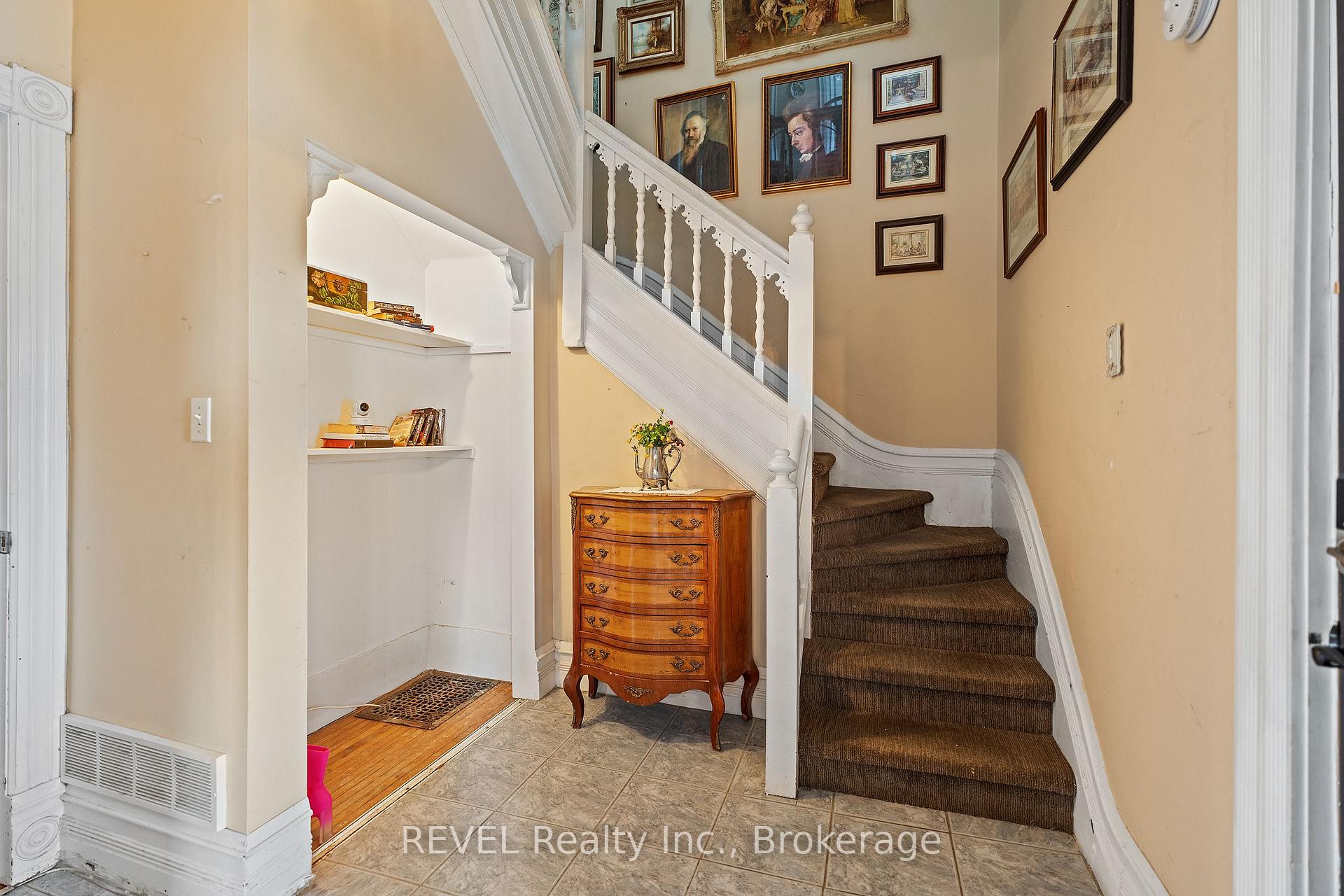 Photo 7 of 4755 River Road, Niagara Falls, Downtown — HOMEH