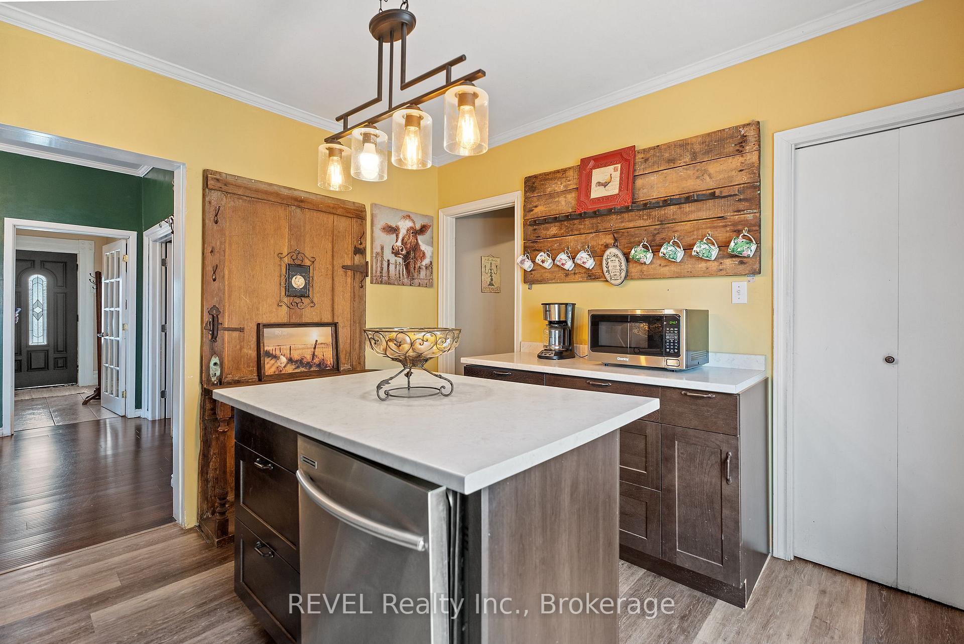 Photo 13 of 4755 River Road, Niagara Falls, Downtown — HOMEH