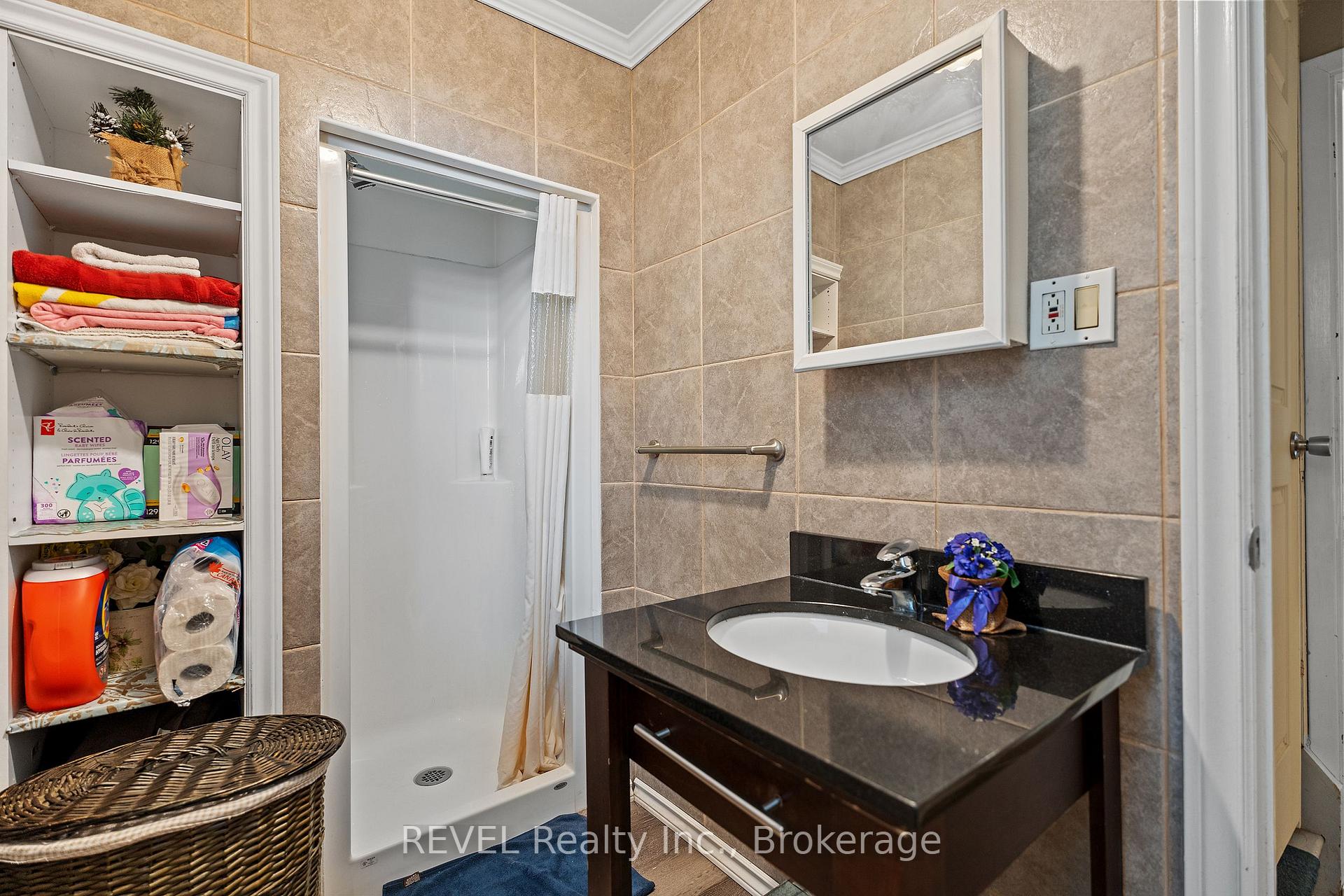 Photo 17 of 4755 River Road, Niagara Falls, Downtown — HOMEH