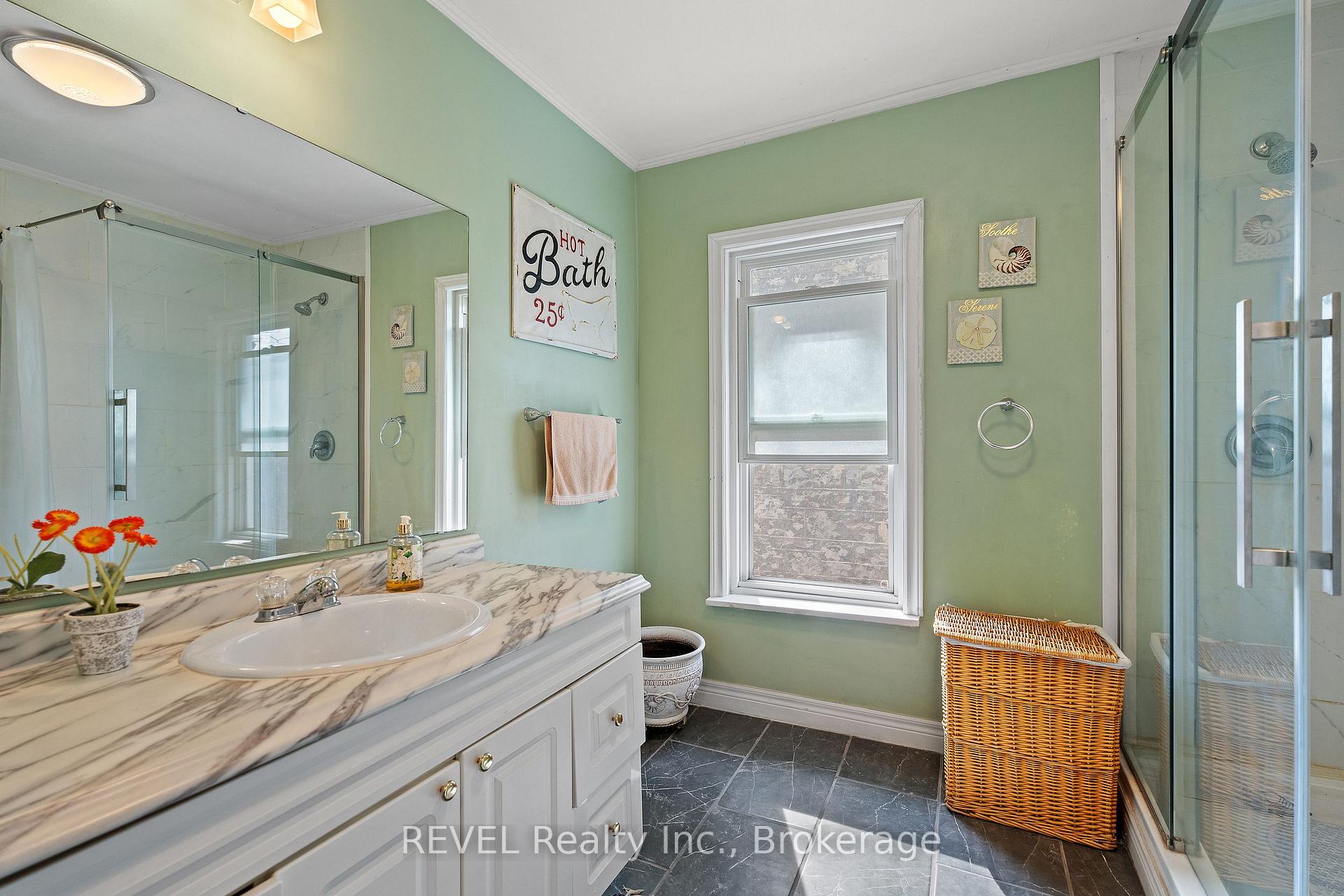 Photo 23 of 4755 River Road, Niagara Falls, Downtown — HOMEH