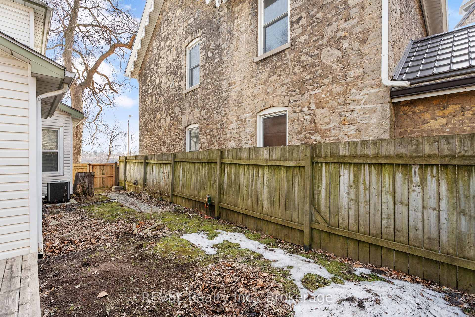 Photo 27 of 4755 River Road, Niagara Falls, Downtown — HOMEH