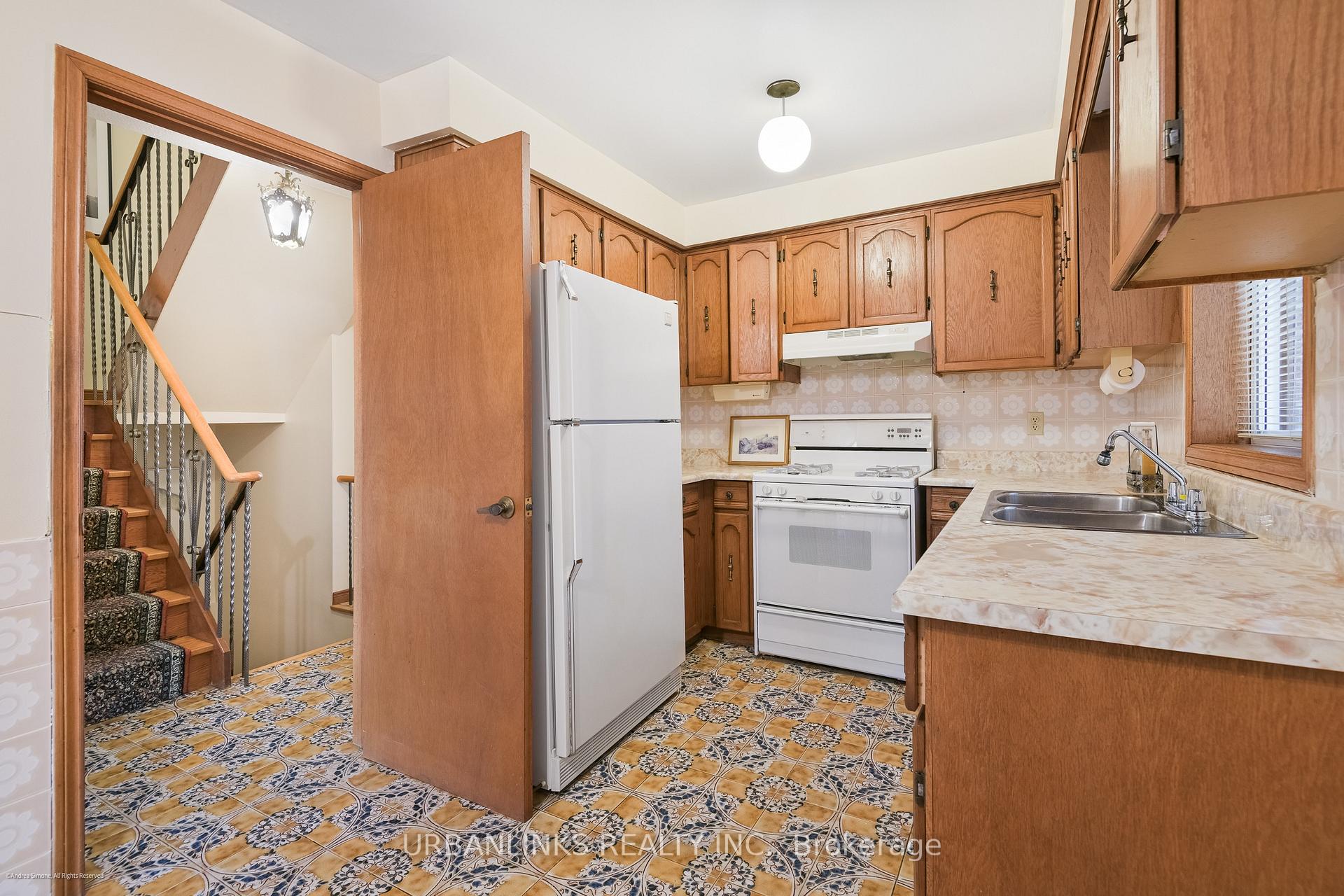 Photo 5 of 78 Evans Avenue, Etobicoke, Mimico — HOMEH