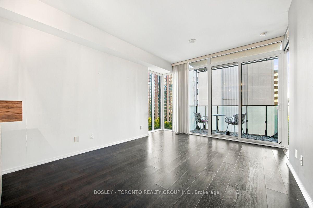 Photo 3 of Unit 805, 75 St. Nicholas Street, Toronto, Bay Street Corridor — HOMEH