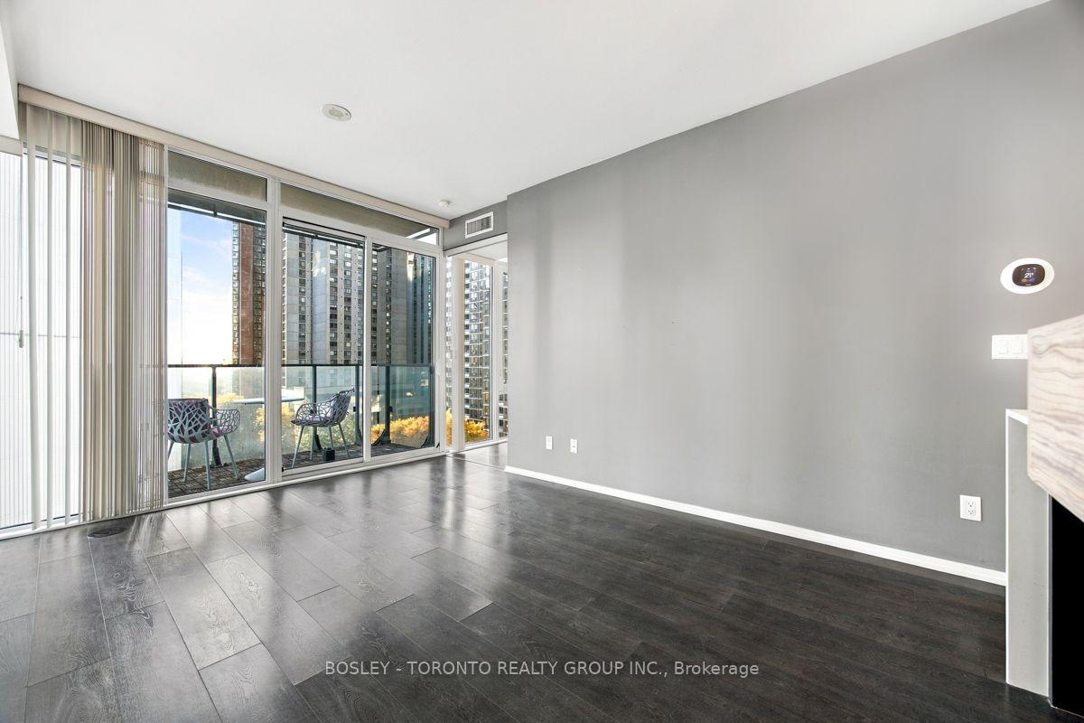 Photo 8 of Unit 805, 75 St. Nicholas Street, Toronto, Bay Street Corridor — HOMEH