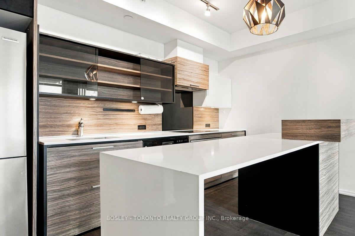 Photo 15 of Unit 805, 75 St. Nicholas Street, Toronto, Bay Street Corridor — HOMEH