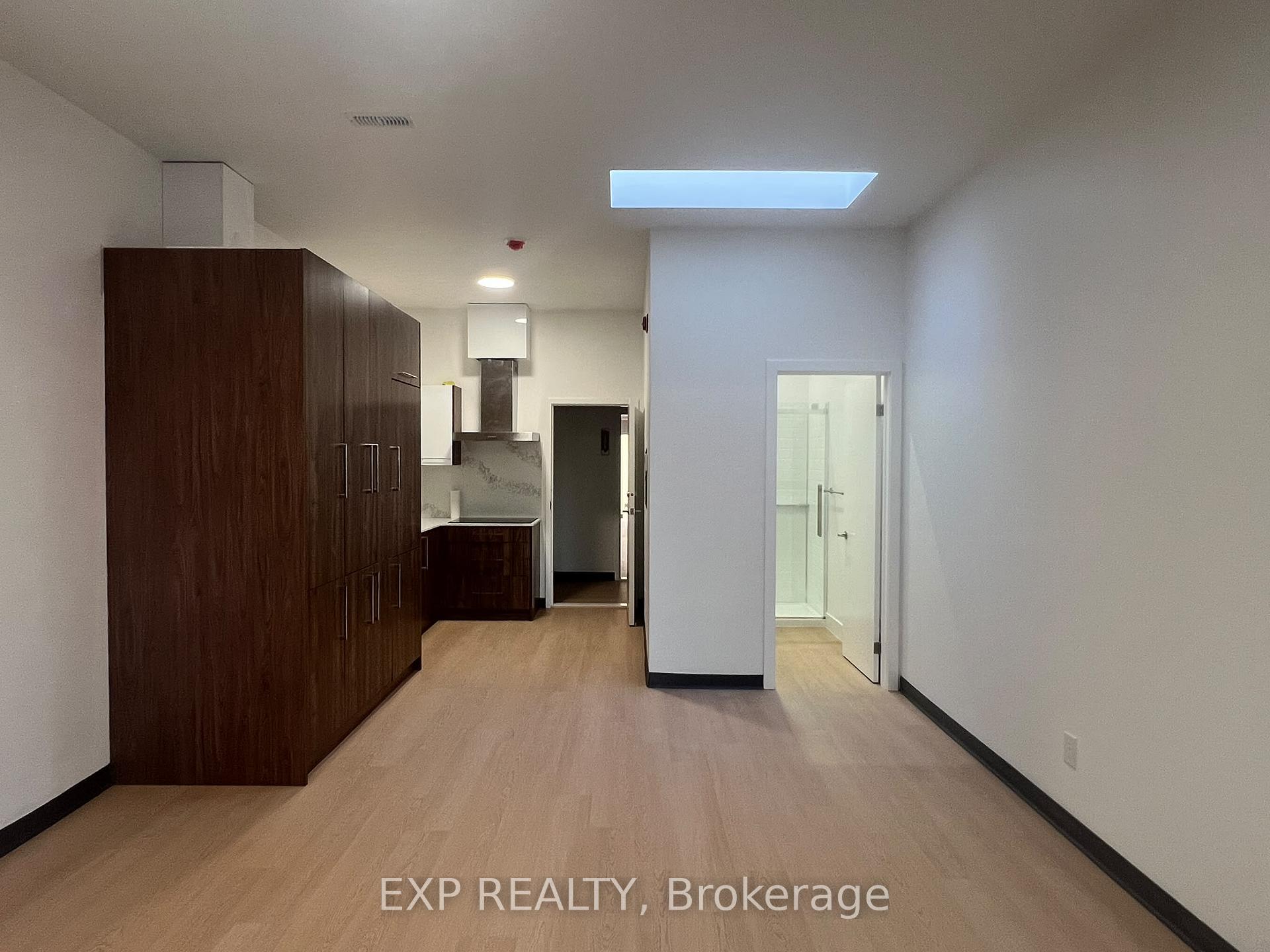 Photo of Unit 2, 268 Ottawa Street N