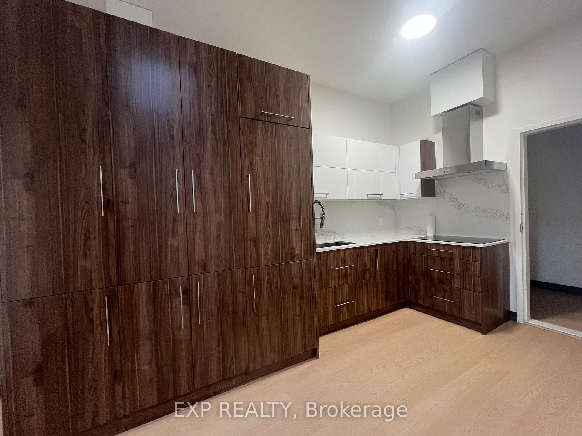 Photo 2 of Unit 2, 268 Ottawa Street N, Hamilton, Crown Point — HOMEH