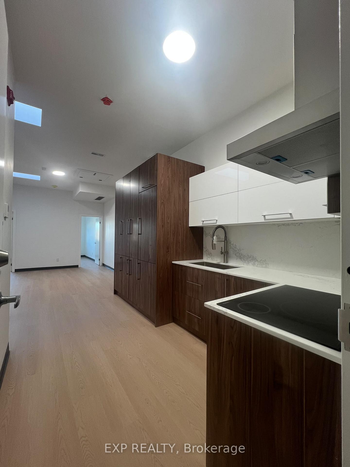 Photo 3 of Unit 2, 268 Ottawa Street N, Hamilton, Crown Point — HOMEH