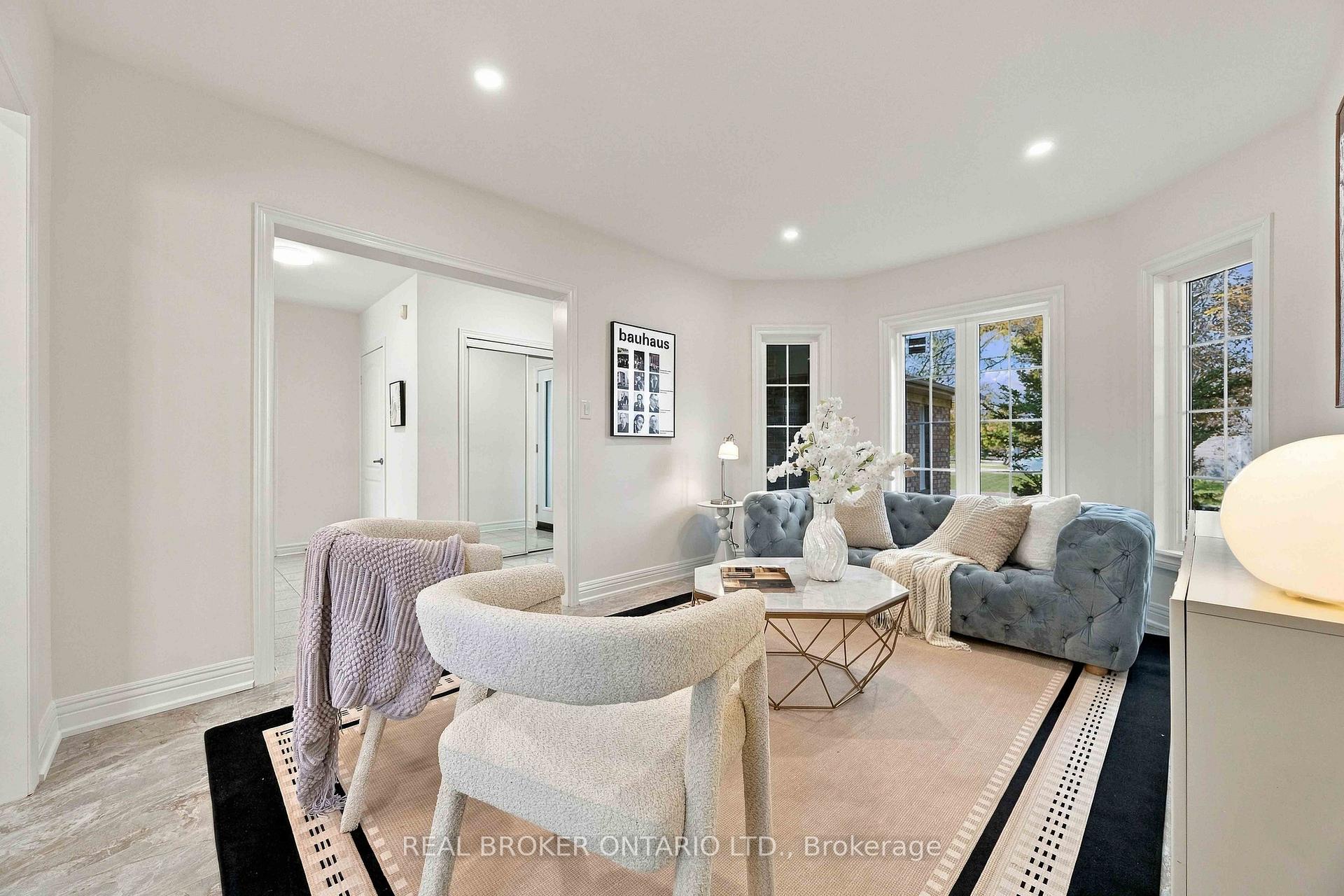Photo 9 of 43 Bluebell Drive, Markham, Rouge Fairways — HOMEH