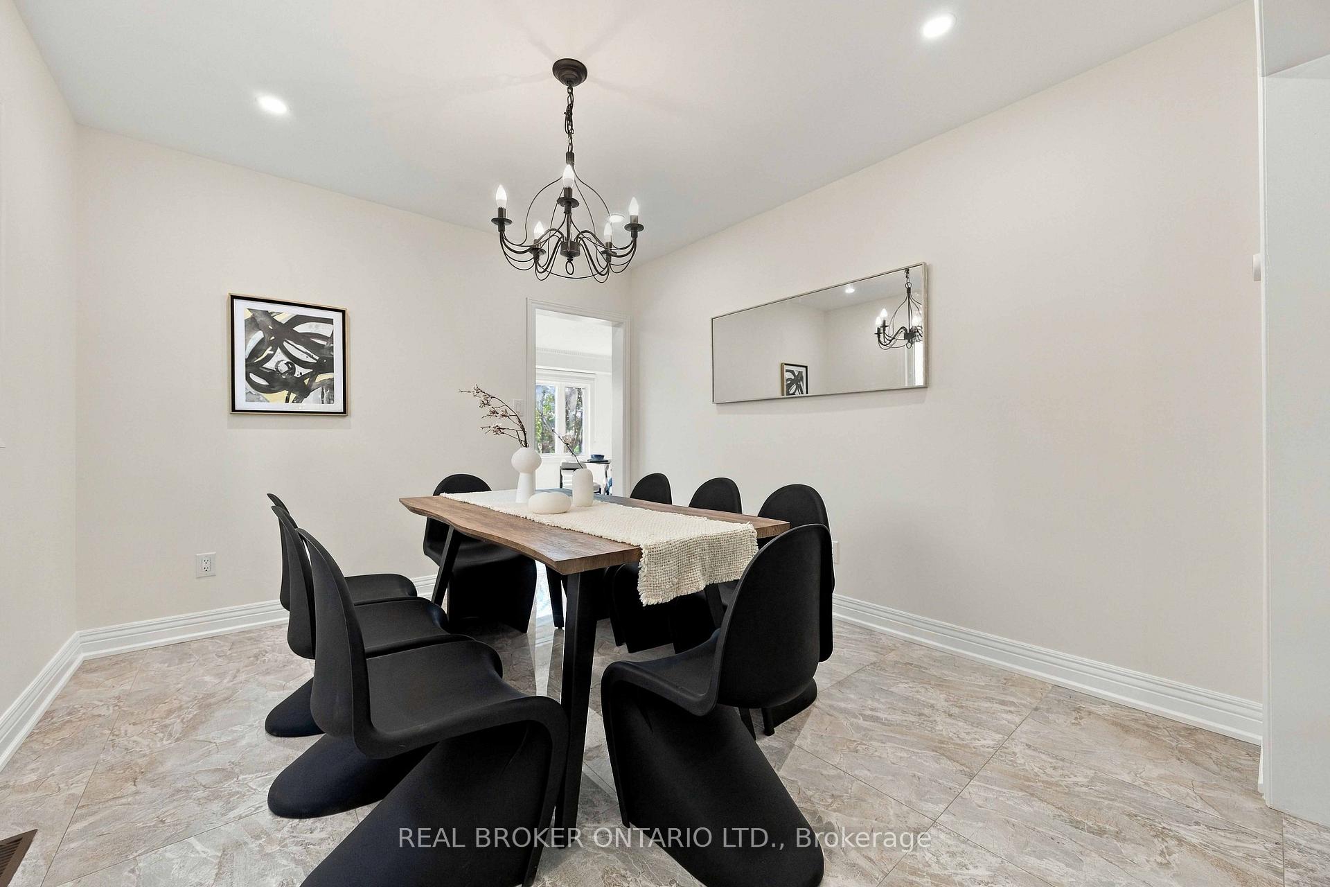 Photo 13 of 43 Bluebell Drive, Markham, Rouge Fairways — HOMEH