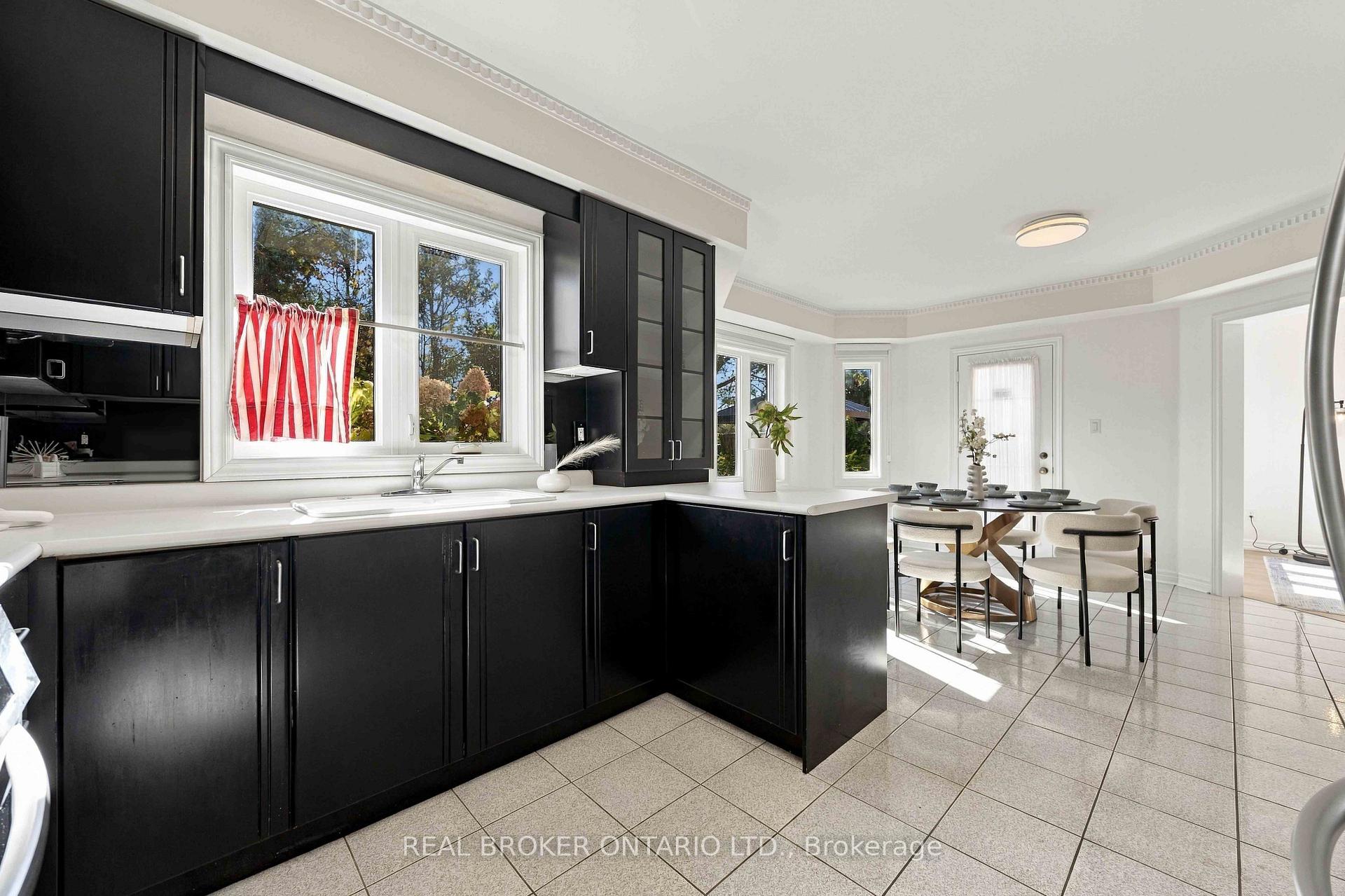 Photo 18 of 43 Bluebell Drive, Markham, Rouge Fairways — HOMEH